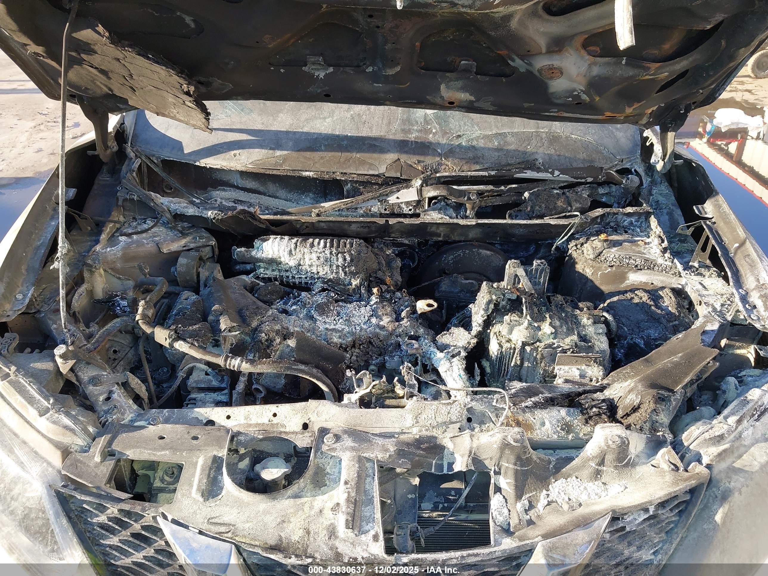 NISSAN ROGUE image 10