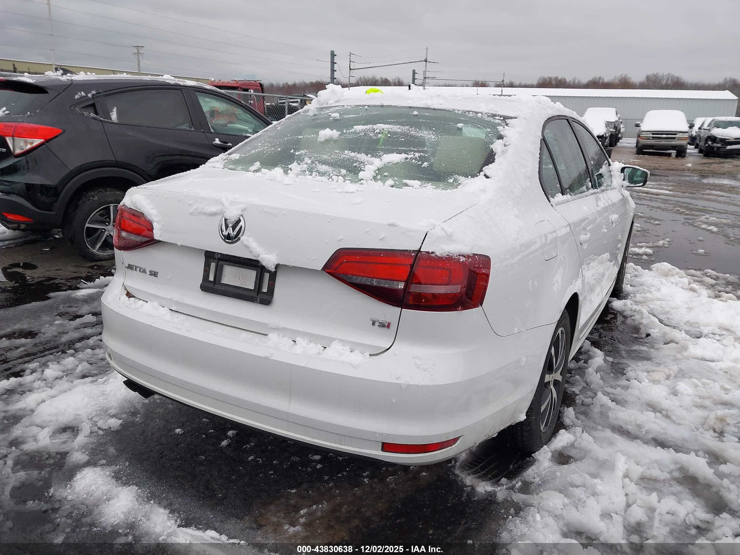 VOLKSWAGEN JETTA image 4