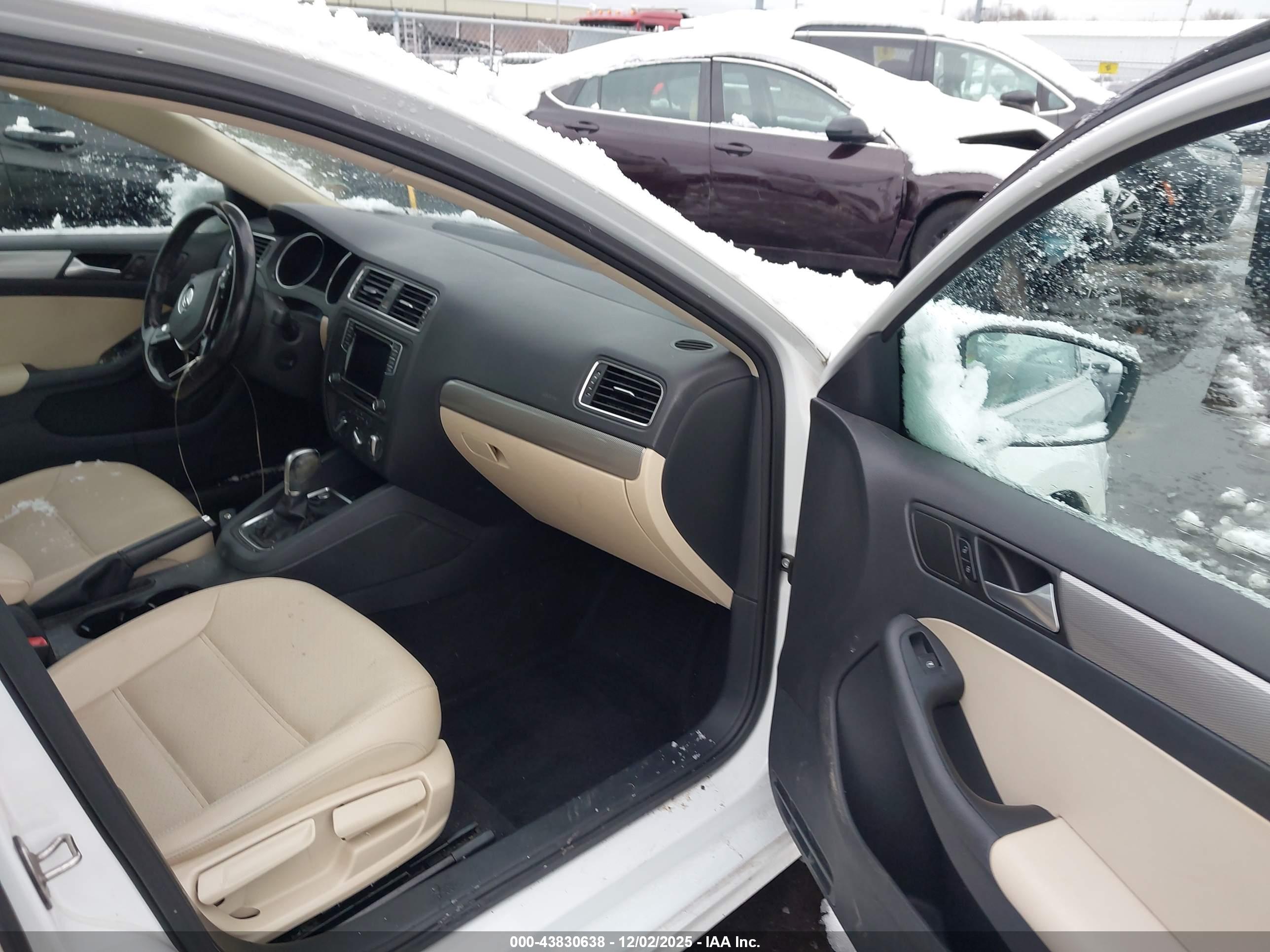 VOLKSWAGEN JETTA image 5