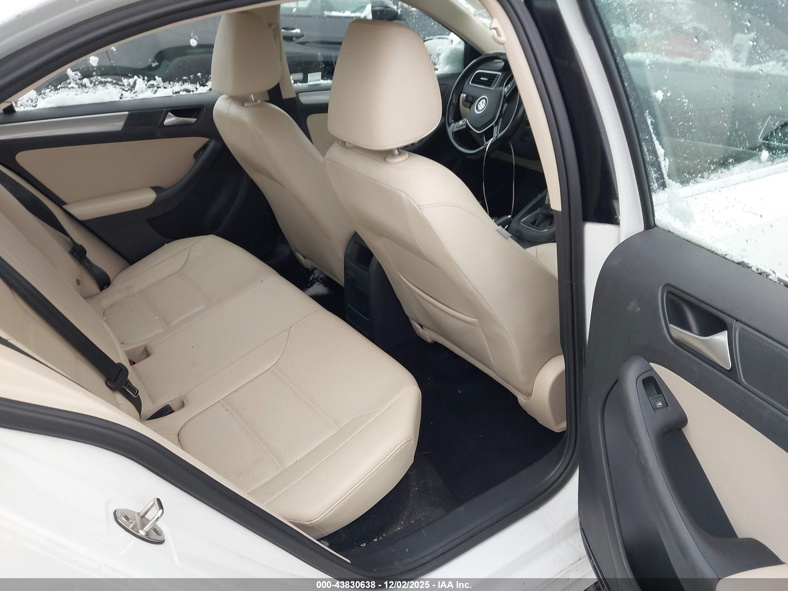 VOLKSWAGEN JETTA image 8