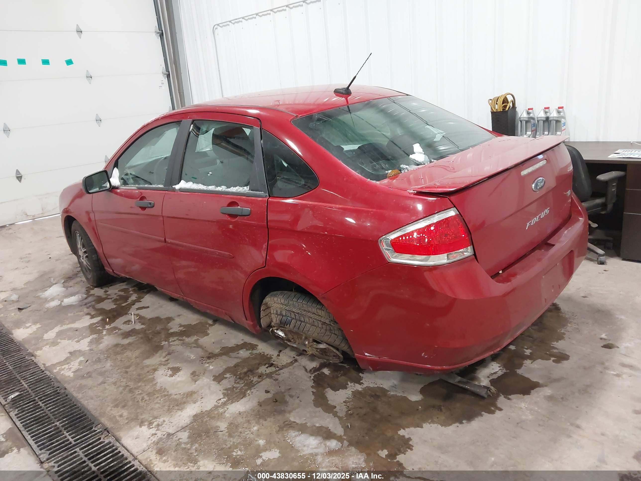 FORD FOCUS image 3