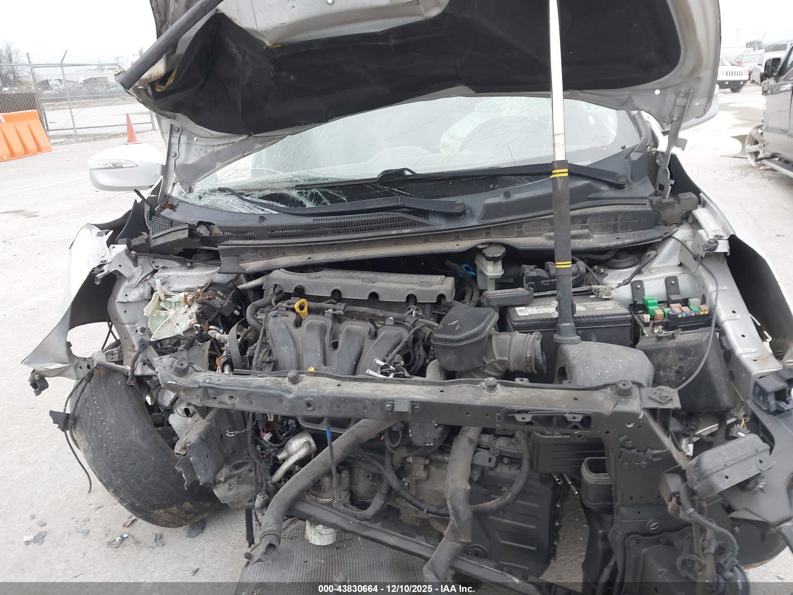 HYUNDAI TUCSON image 10