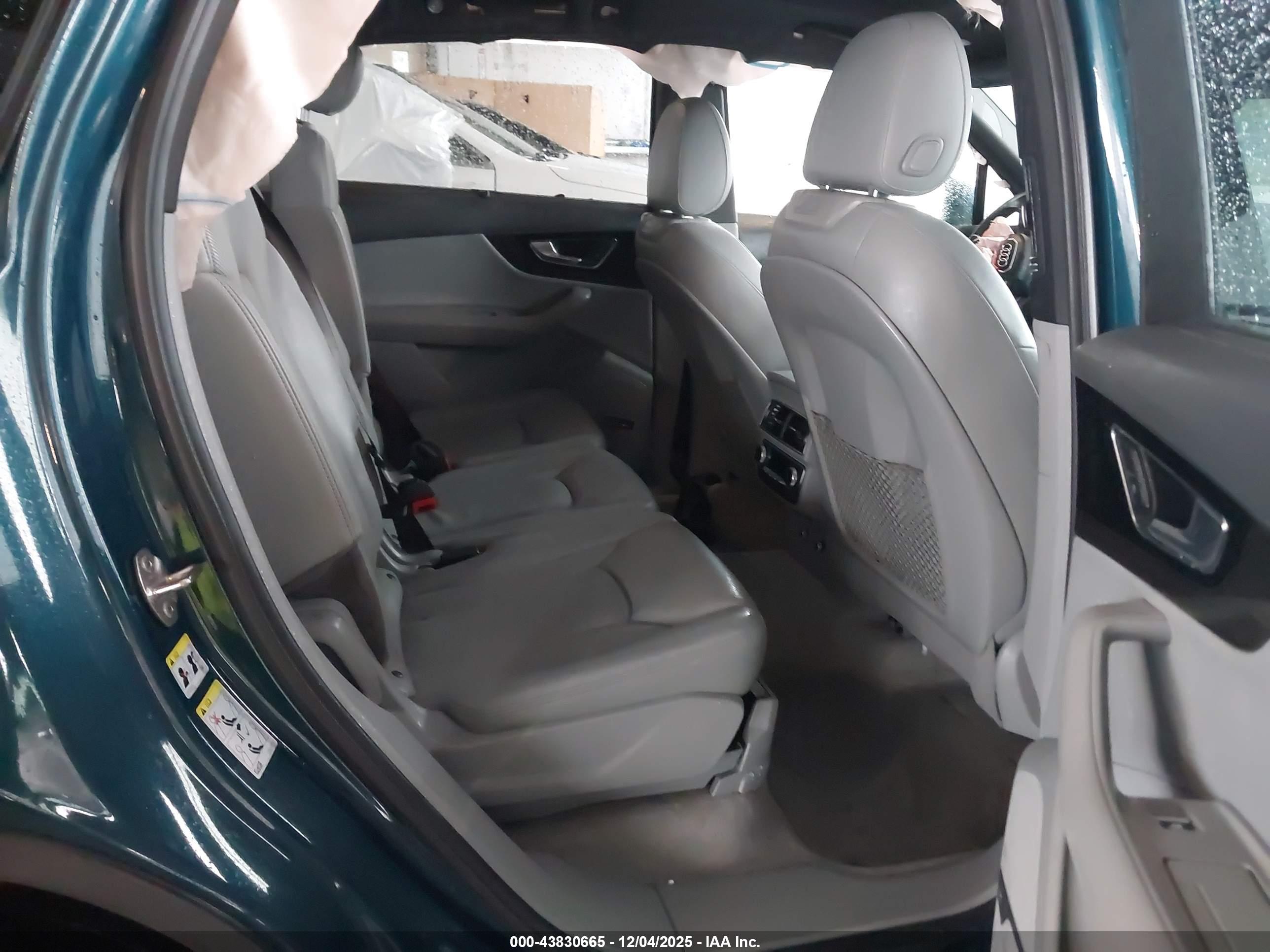 AUDI Q7 image 8