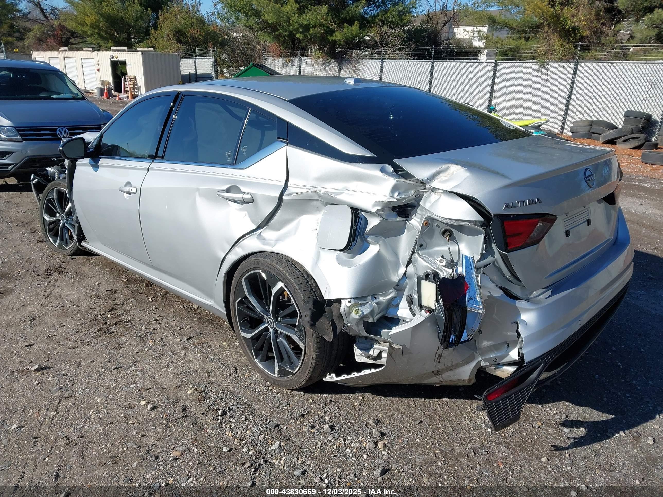 NISSAN ALTIMA image 3