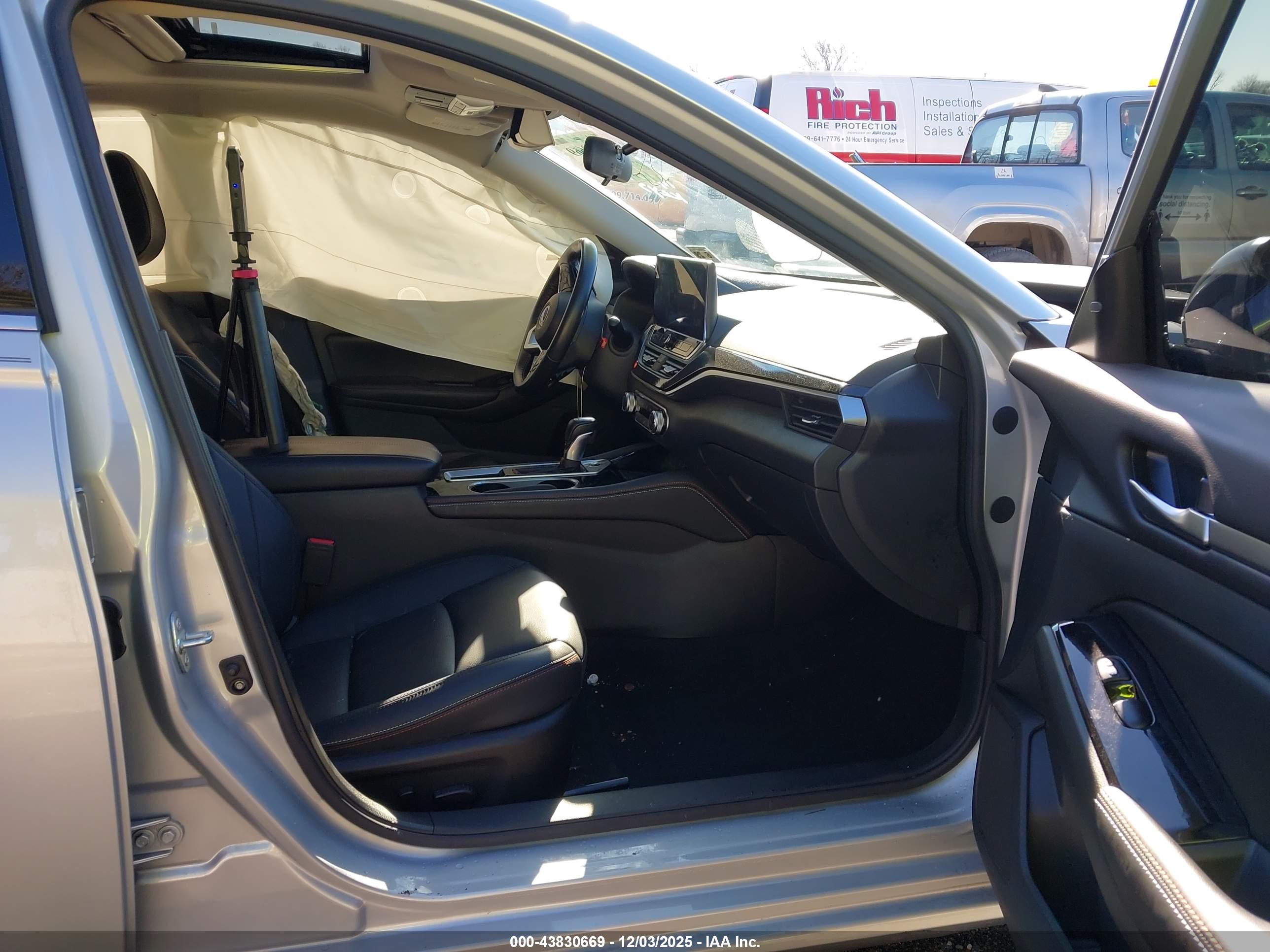 NISSAN ALTIMA image 5