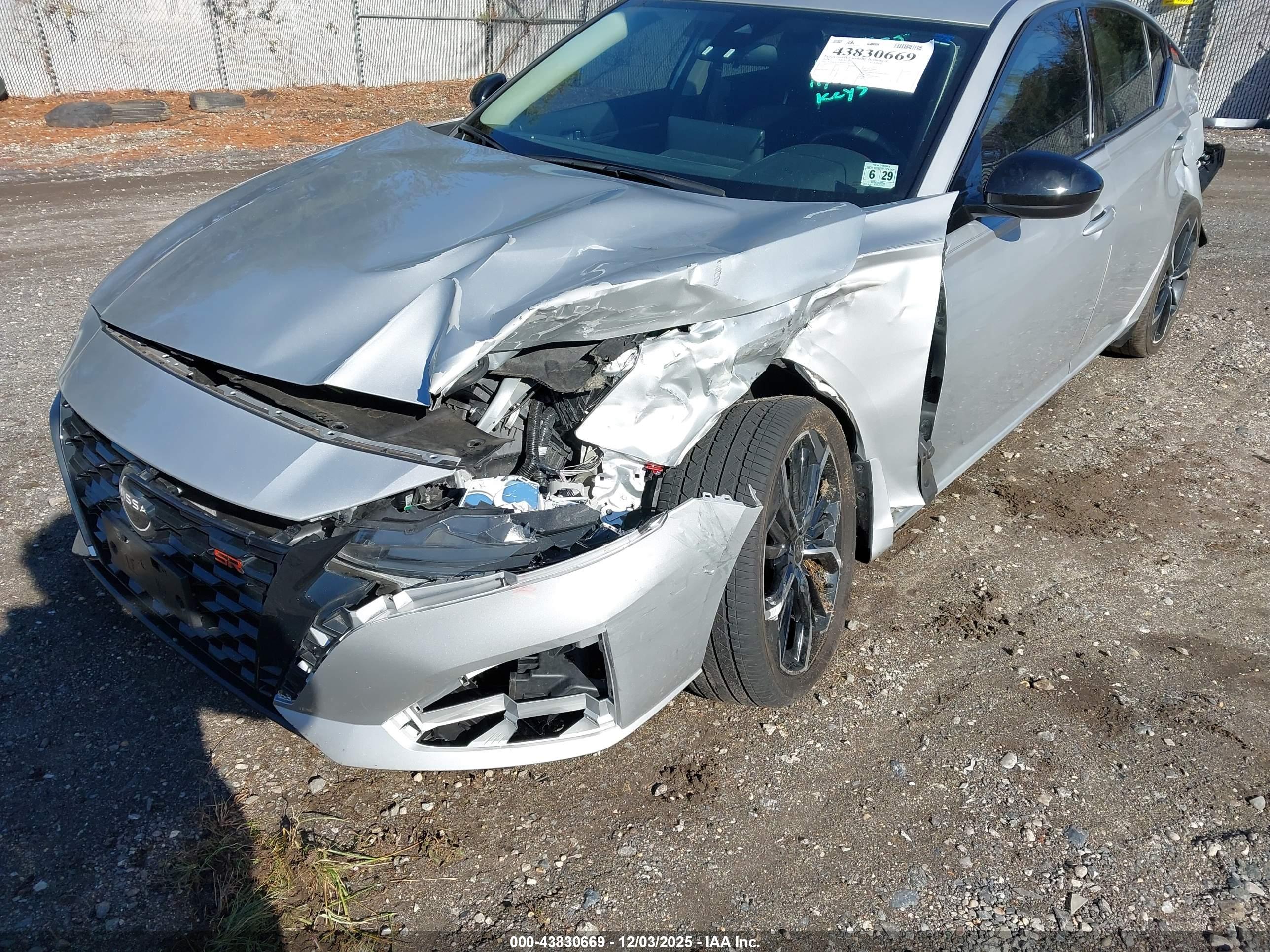 NISSAN ALTIMA image 6