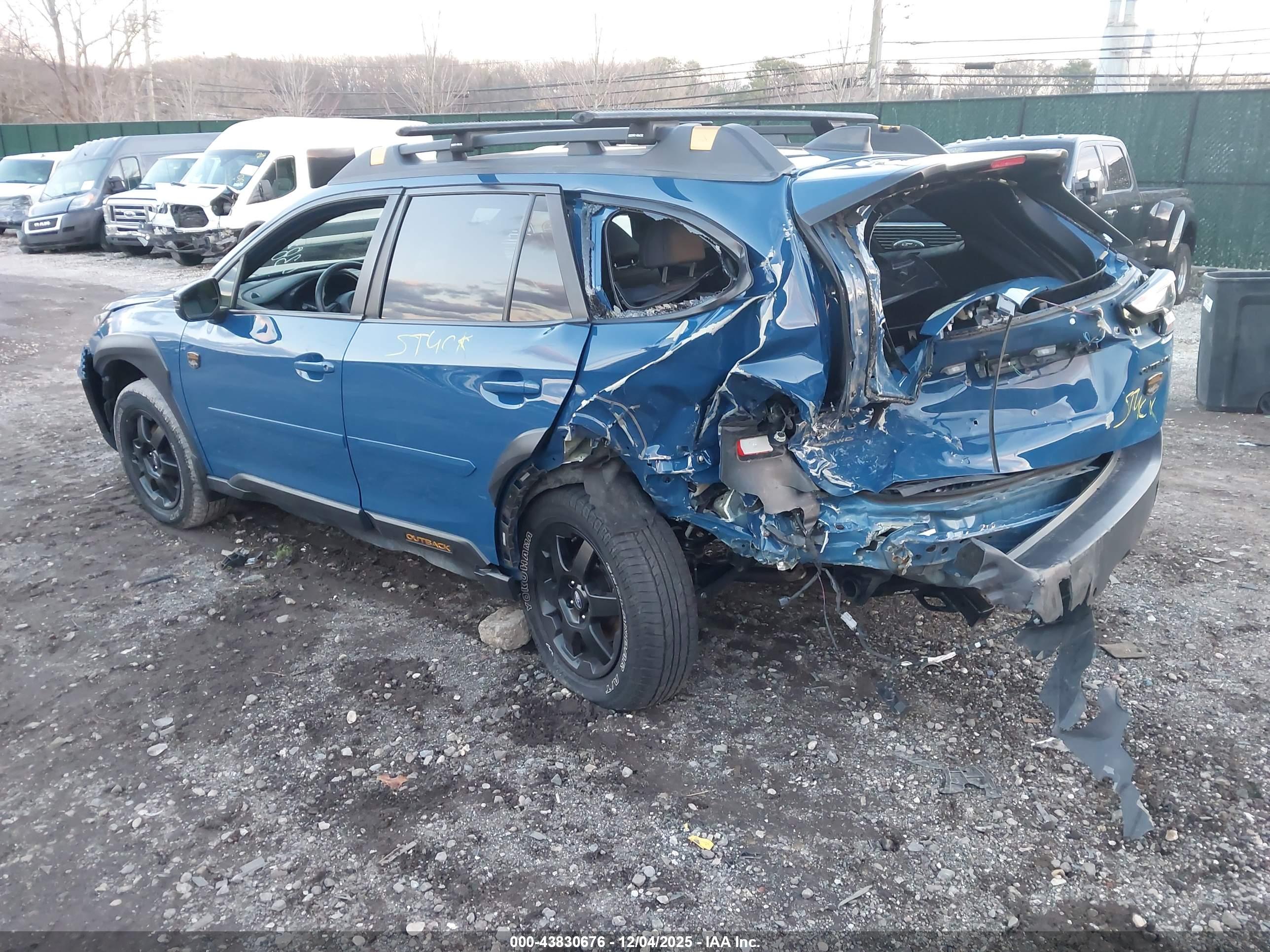 SUBARU OUTBACK image 3