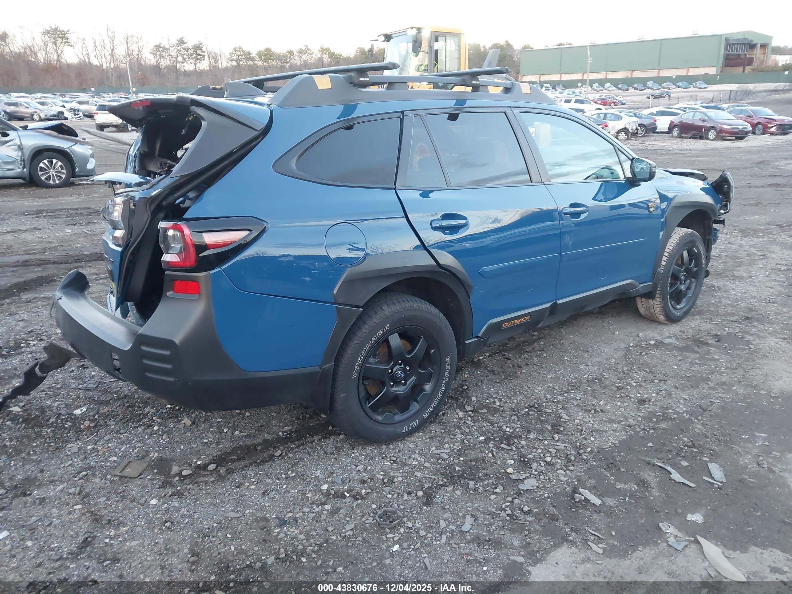 SUBARU OUTBACK image 4