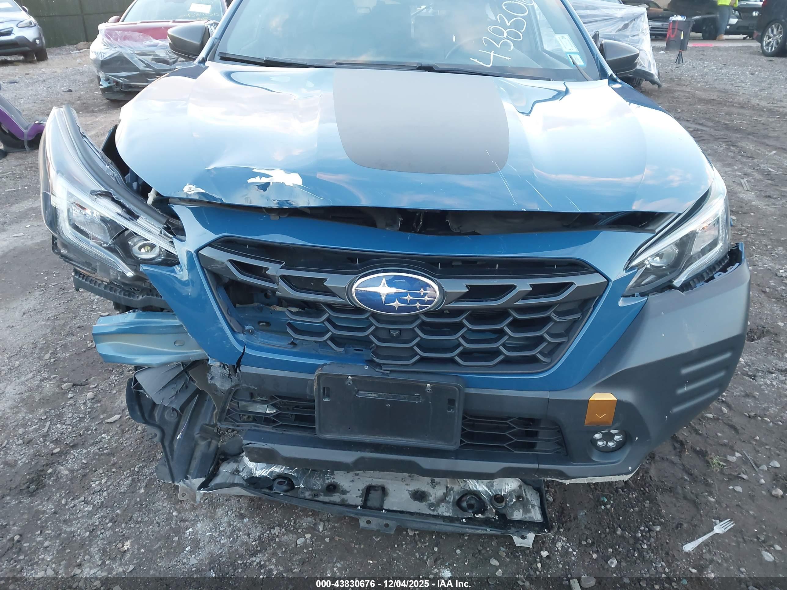 SUBARU OUTBACK image 6