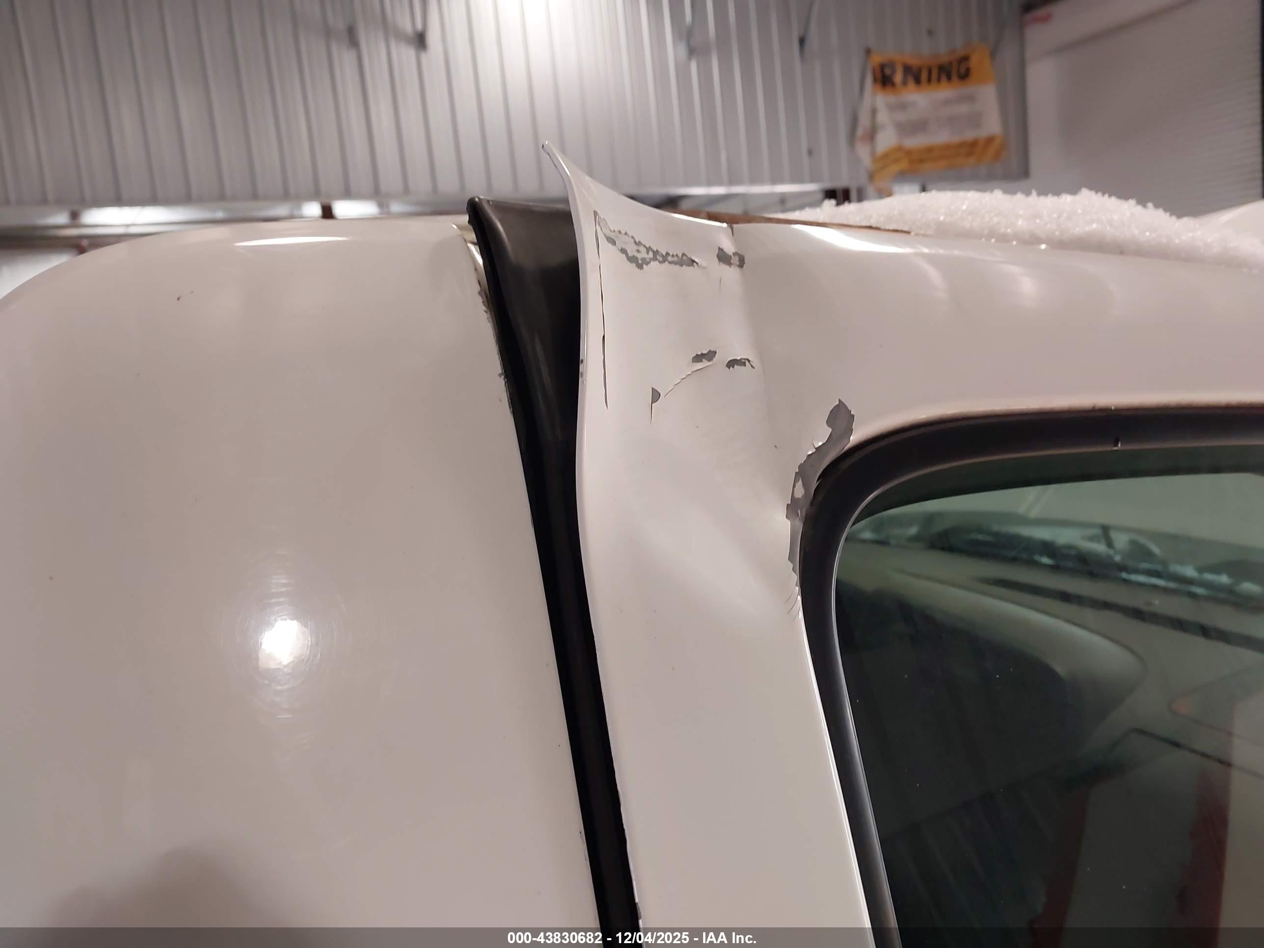 CHEVROLET SILVERADO image 6
