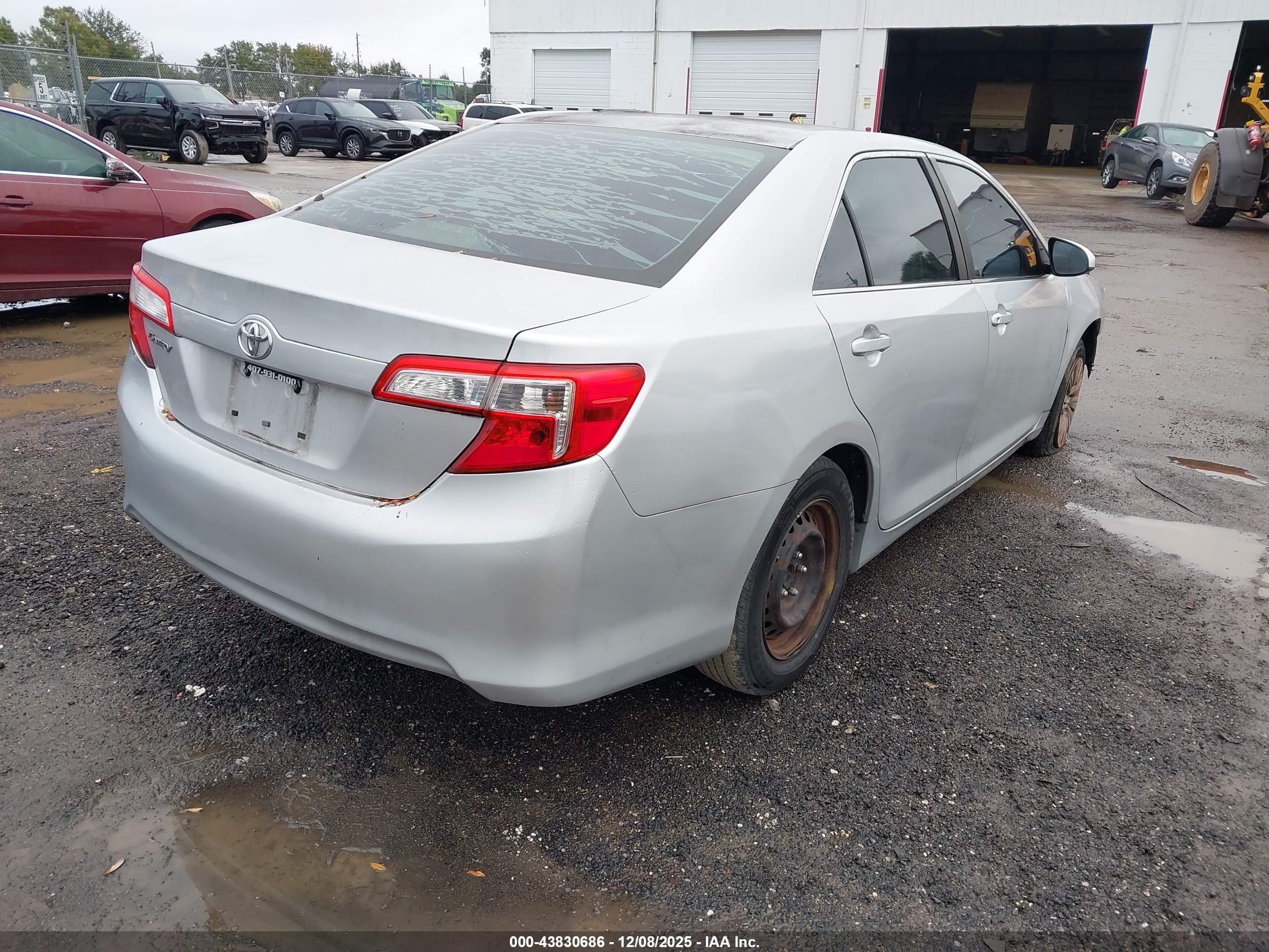 TOYOTA CAMRY image 4