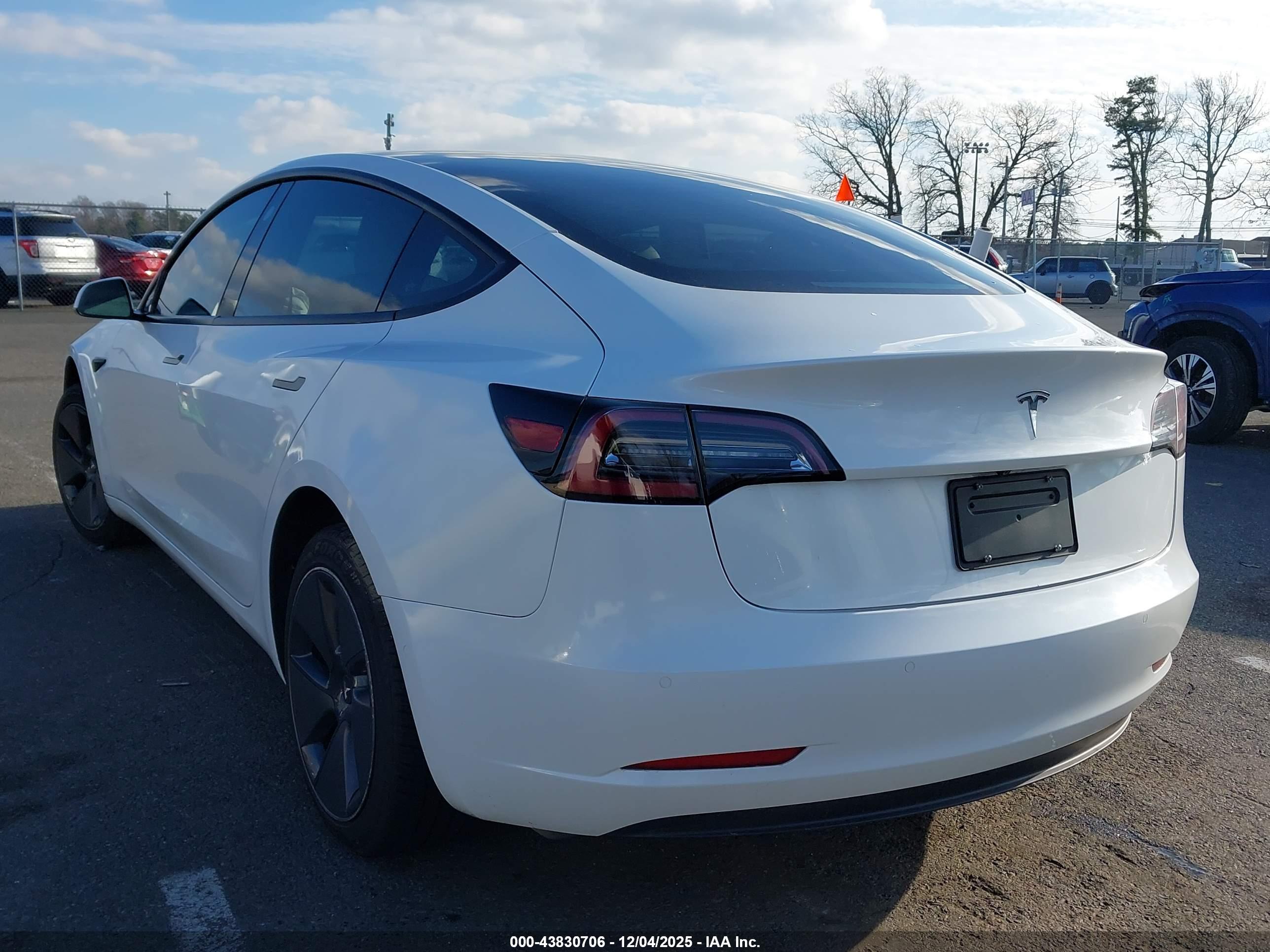TESLA MODEL image 3