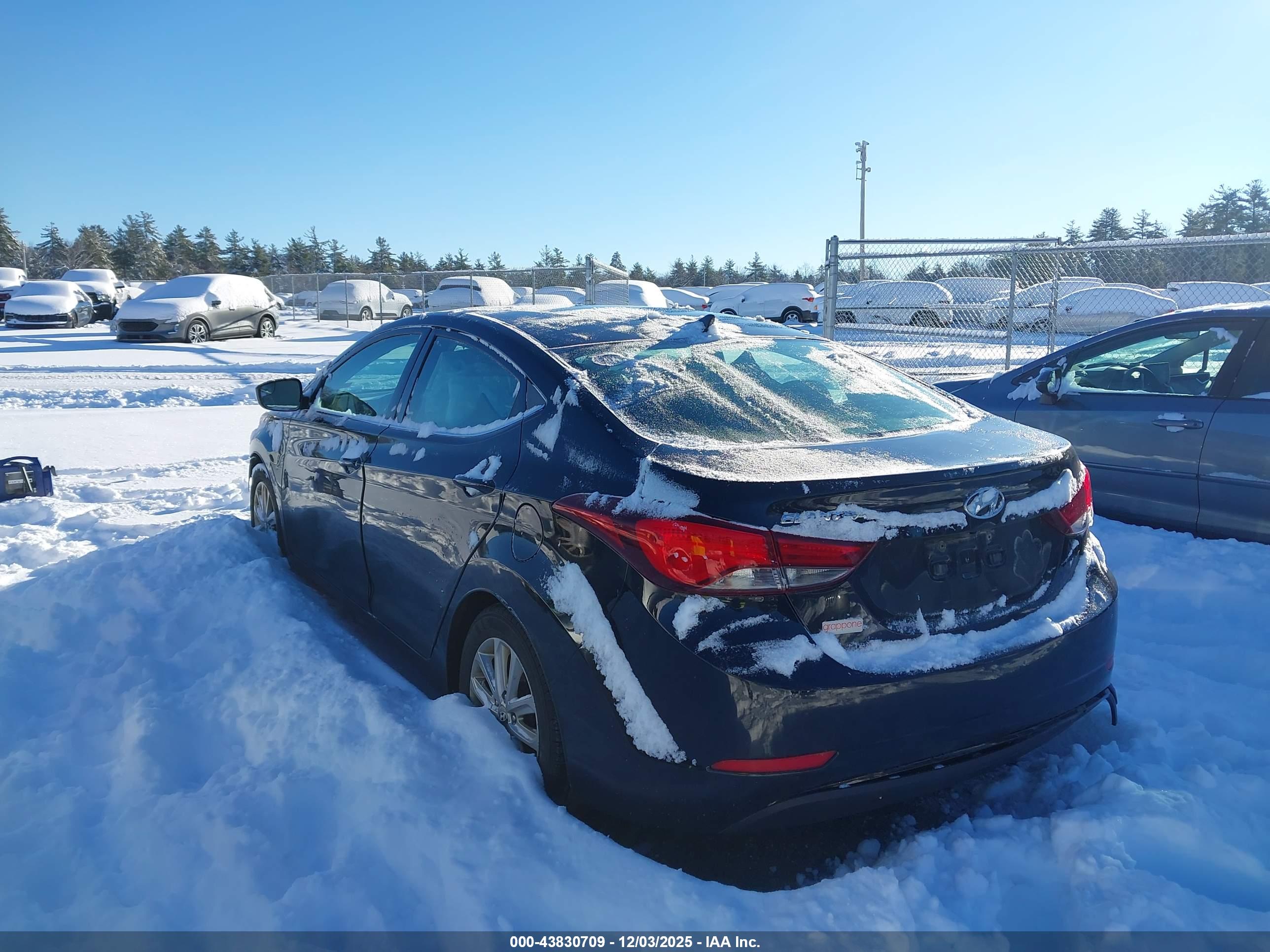 HYUNDAI ELANTRA image 3