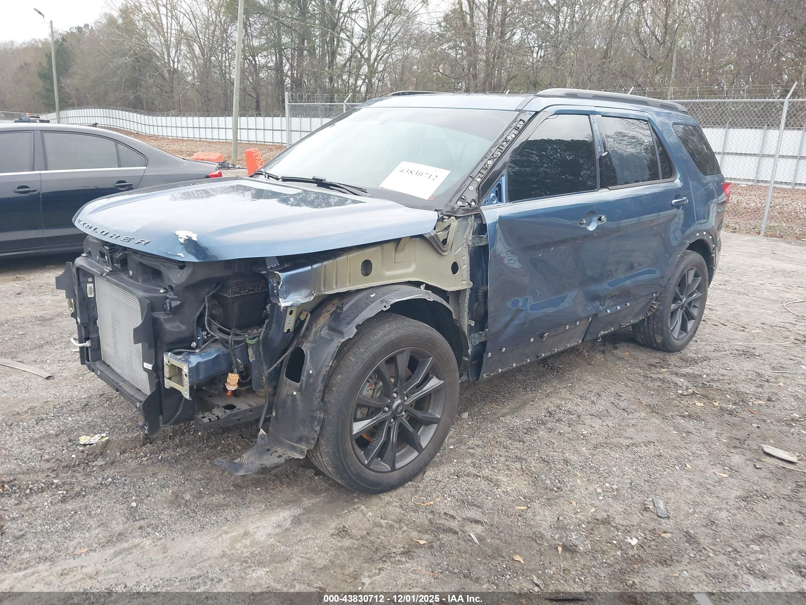 FORD EXPLORER image 2