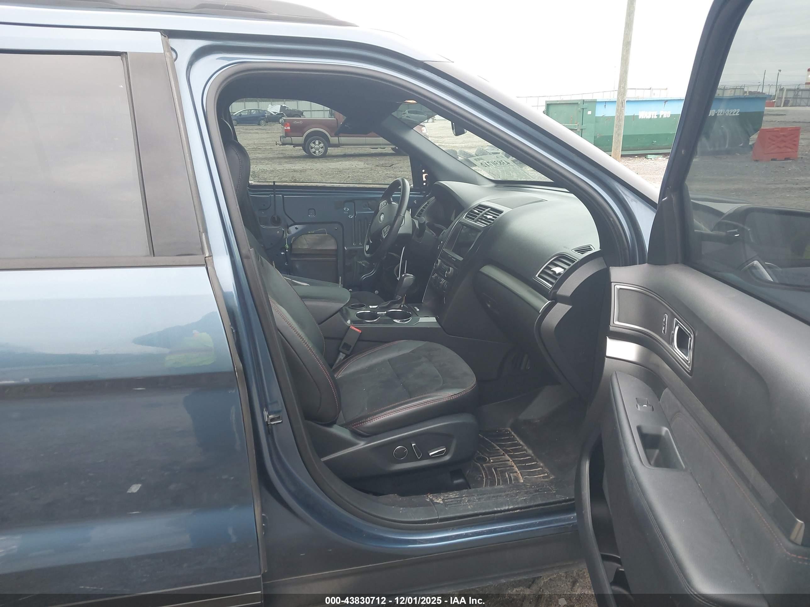 FORD EXPLORER image 5