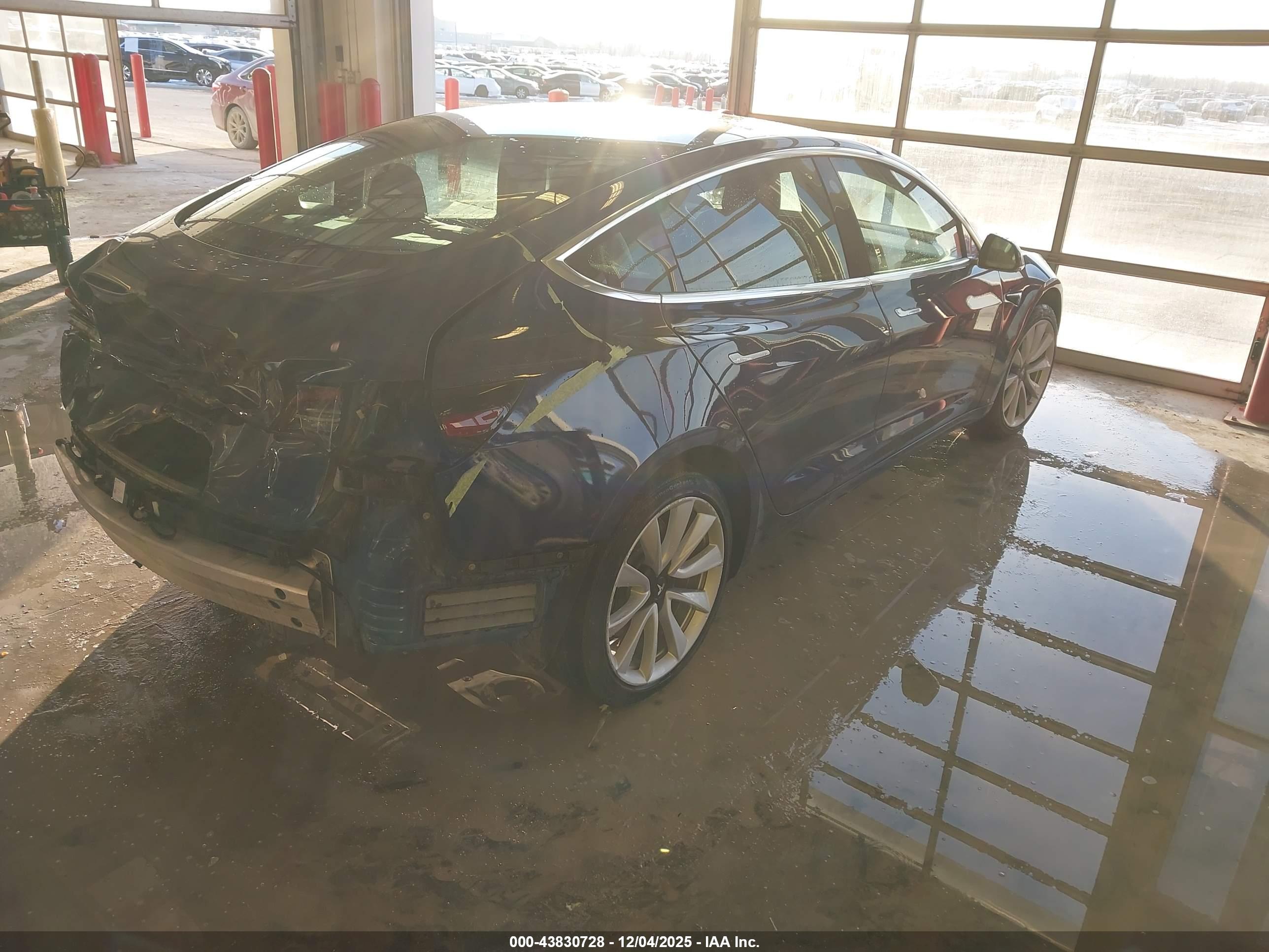 TESLA MODEL image 4