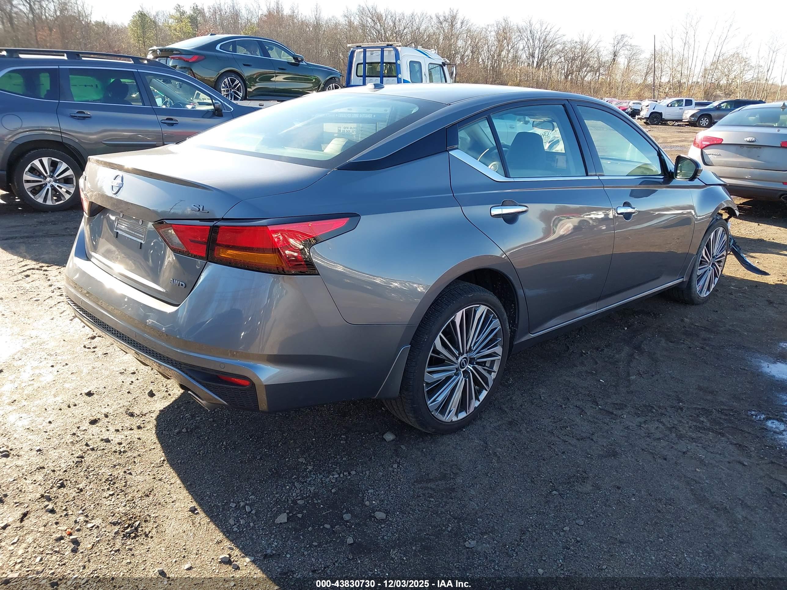 NISSAN ALTIMA image 4