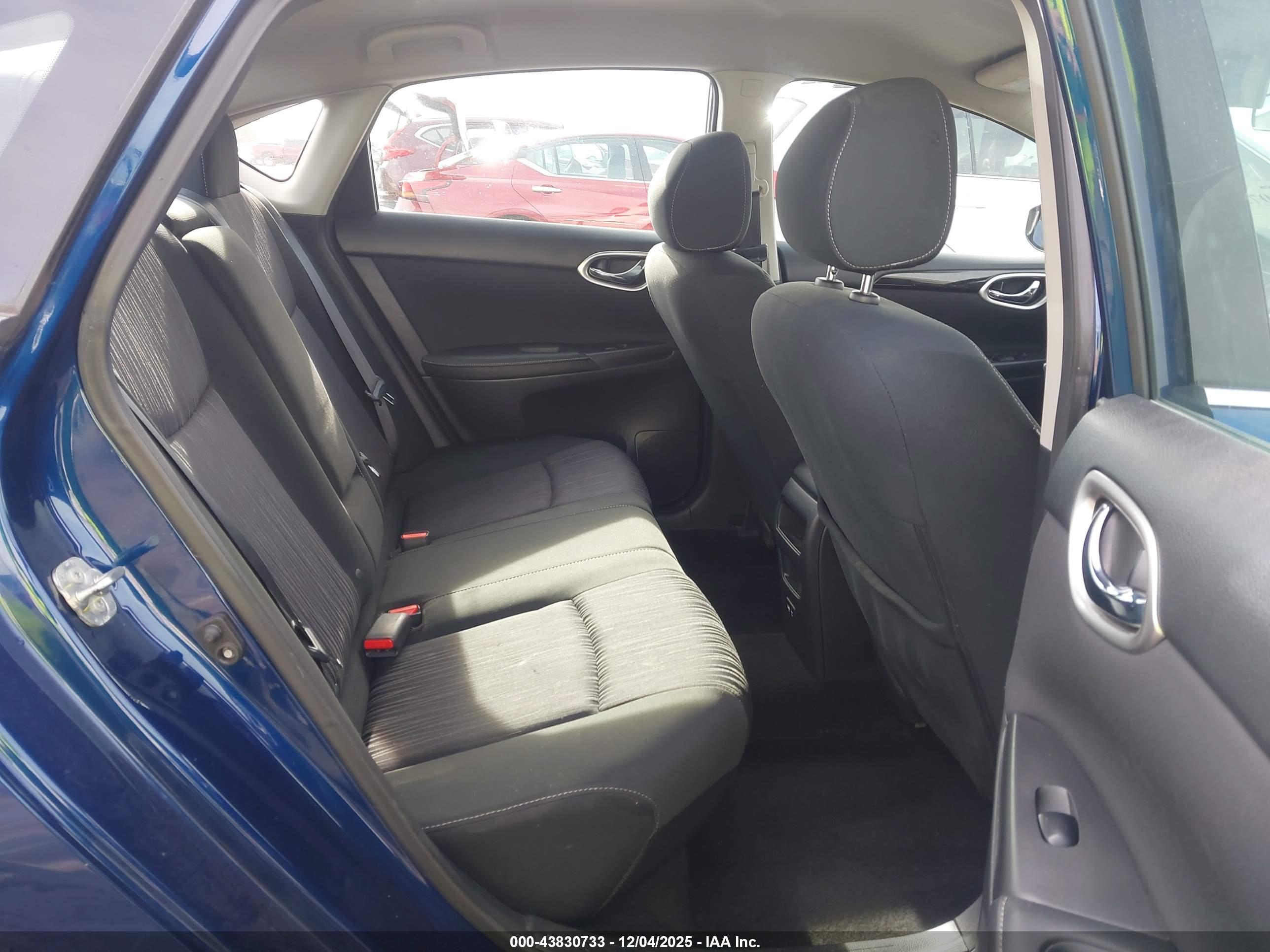 NISSAN SENTRA image 8