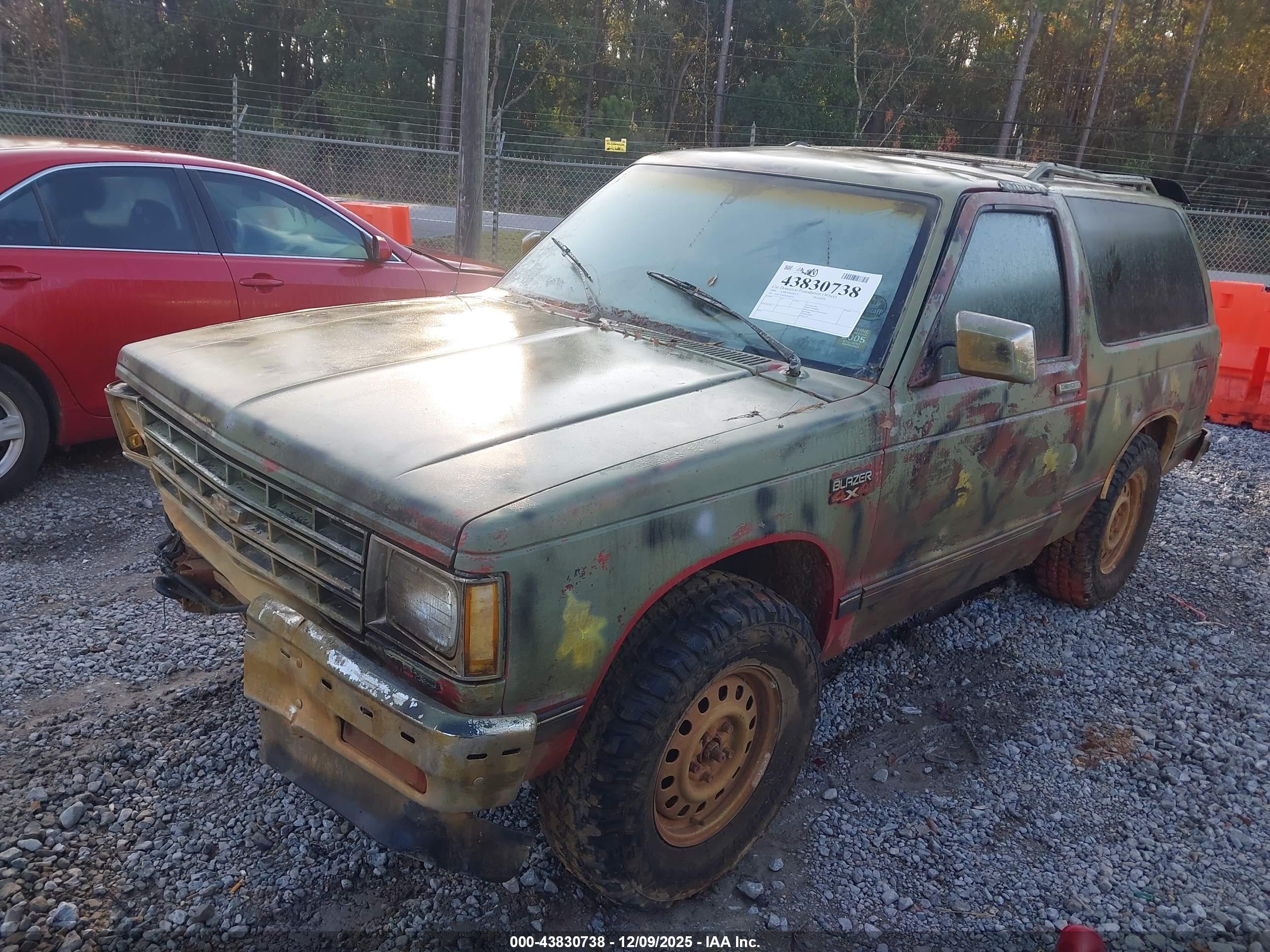 CHEVROLET BLAZER image 2