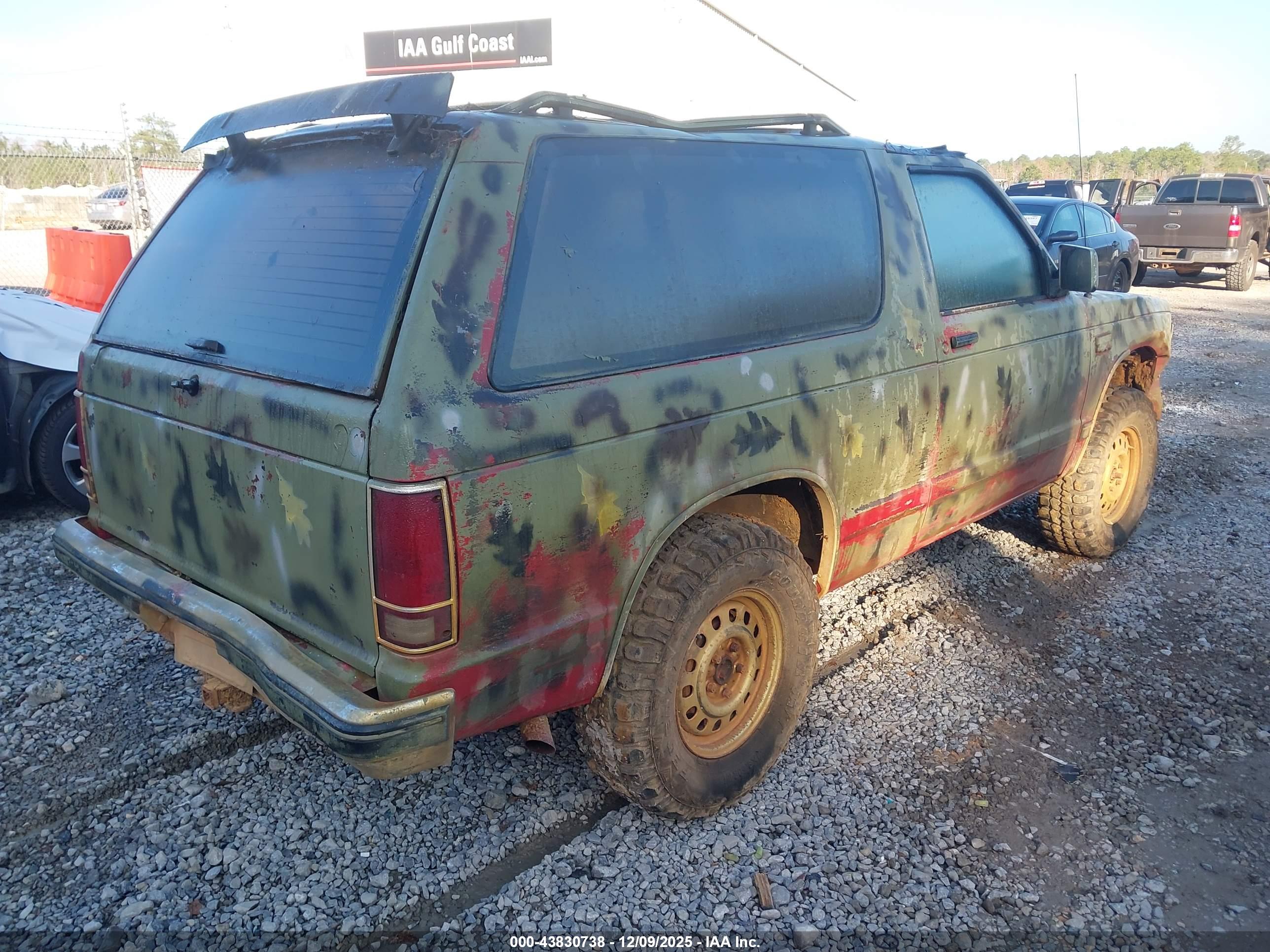 CHEVROLET BLAZER image 4