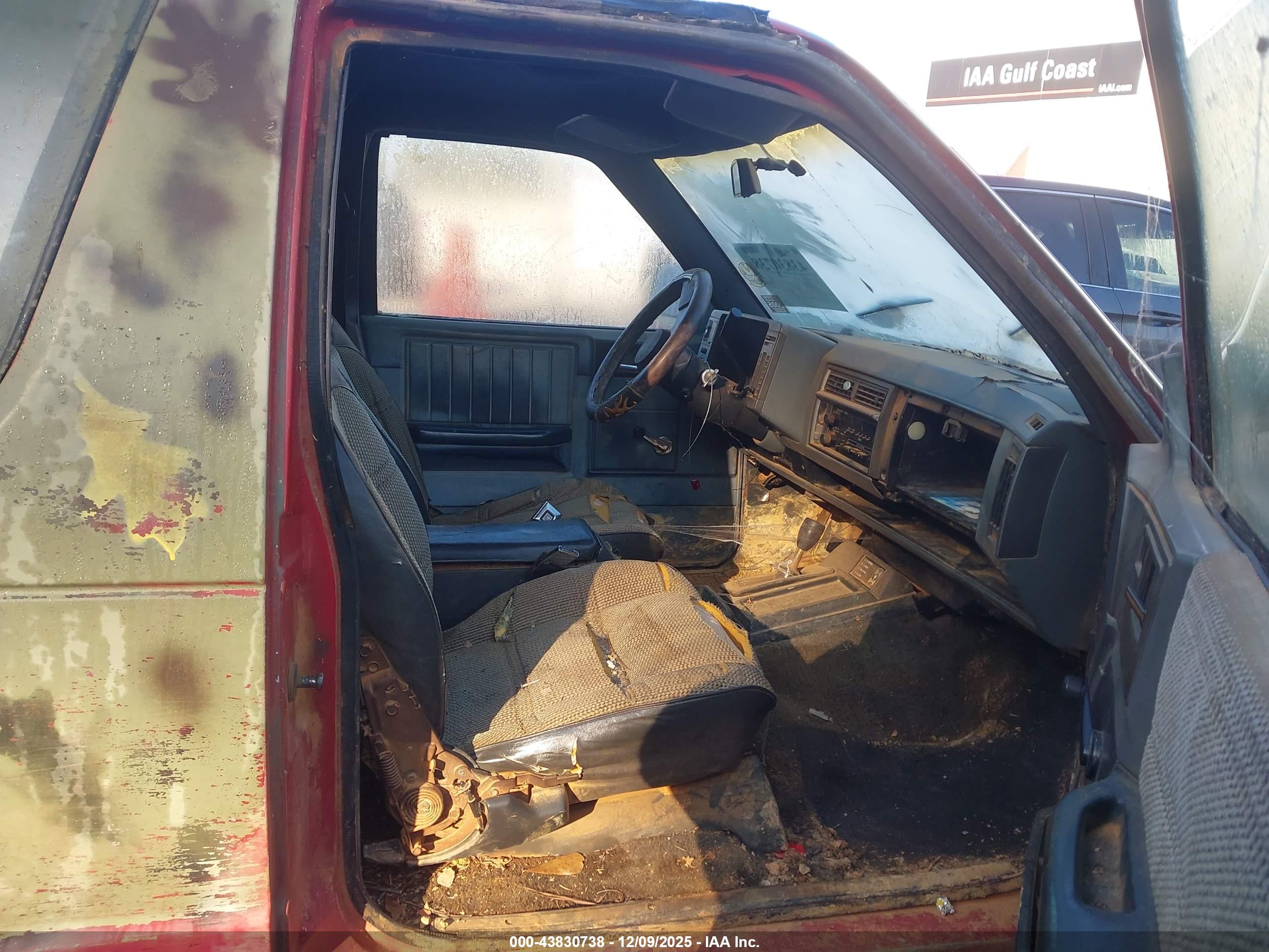 CHEVROLET BLAZER image 5