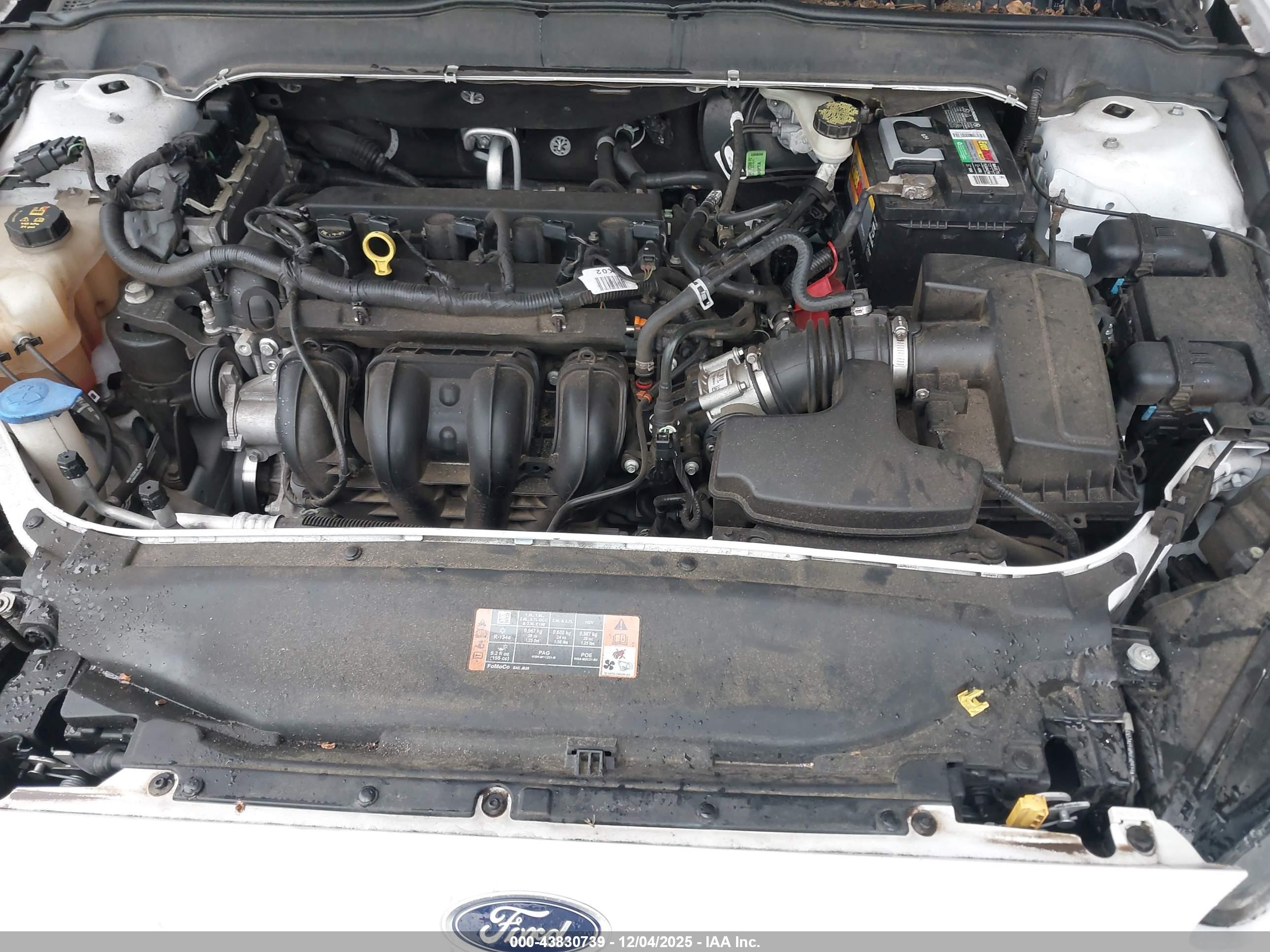 FORD FUSION image 10