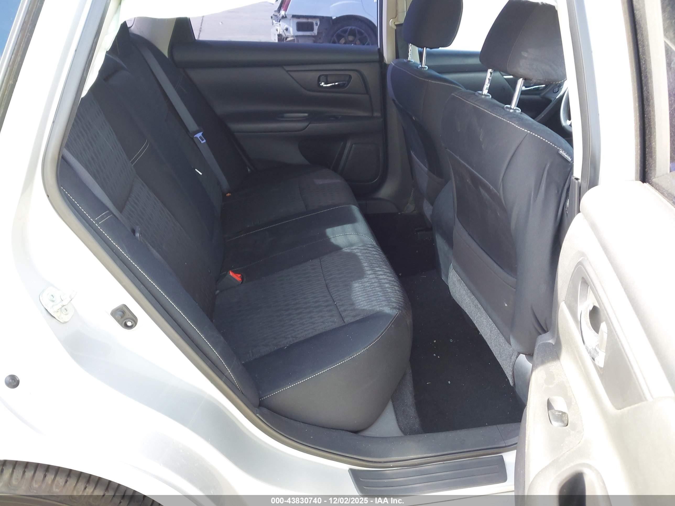 NISSAN ALTIMA image 8
