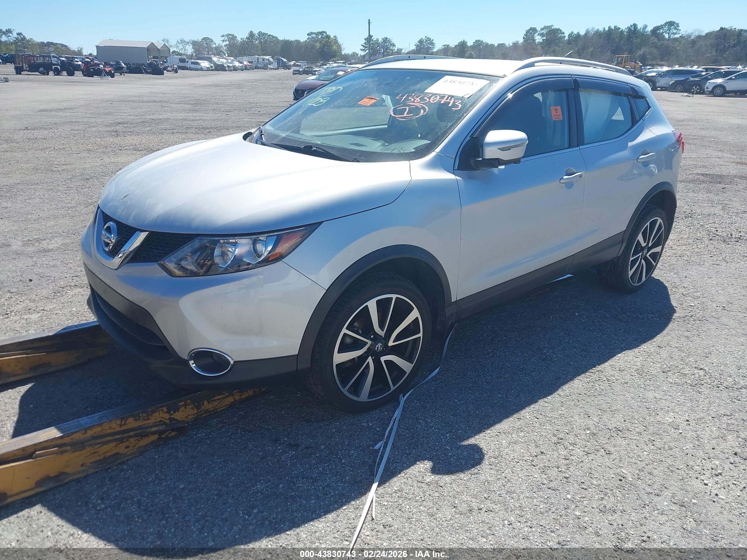 NISSAN ROGUE image 2