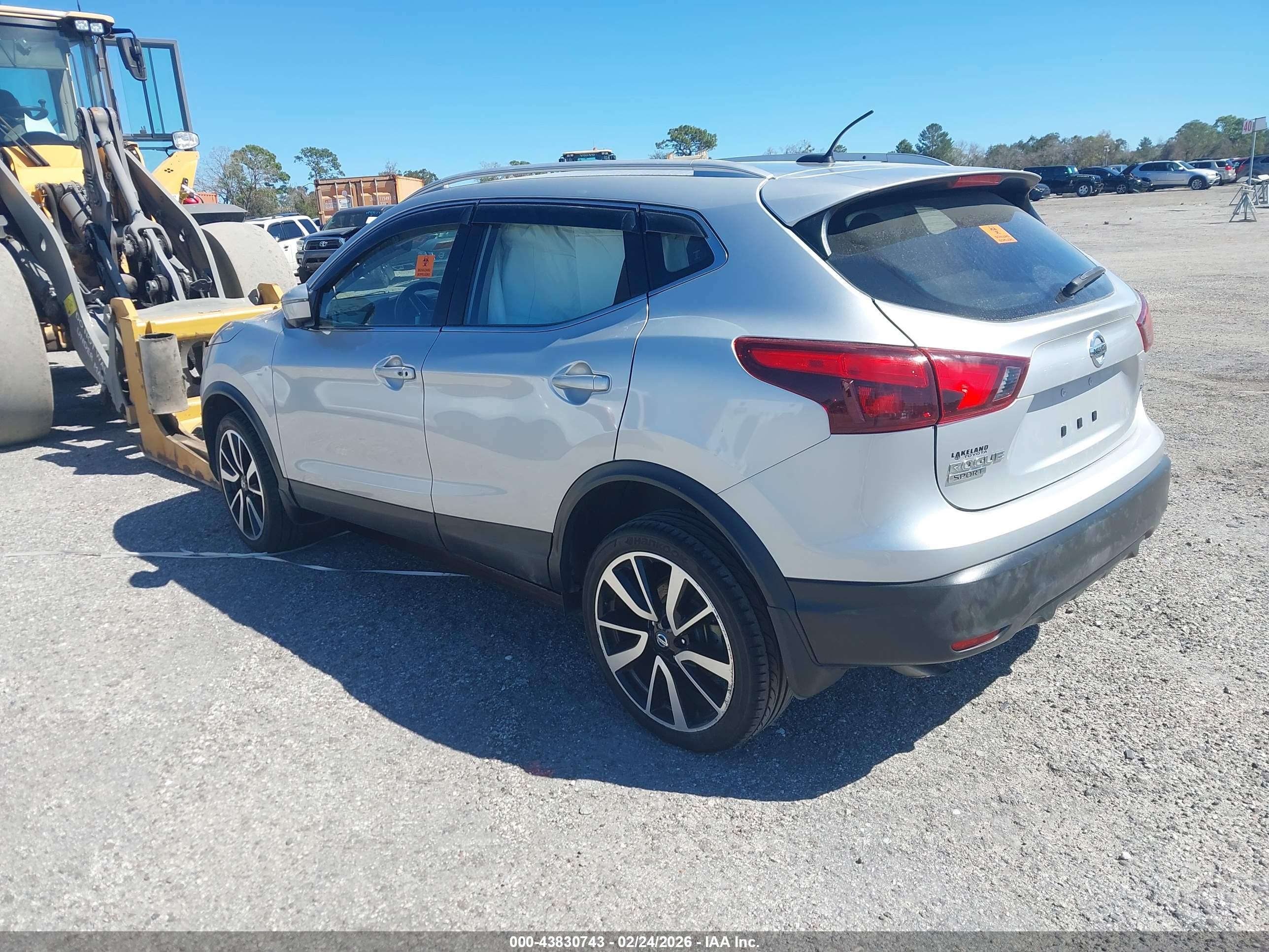 NISSAN ROGUE image 3