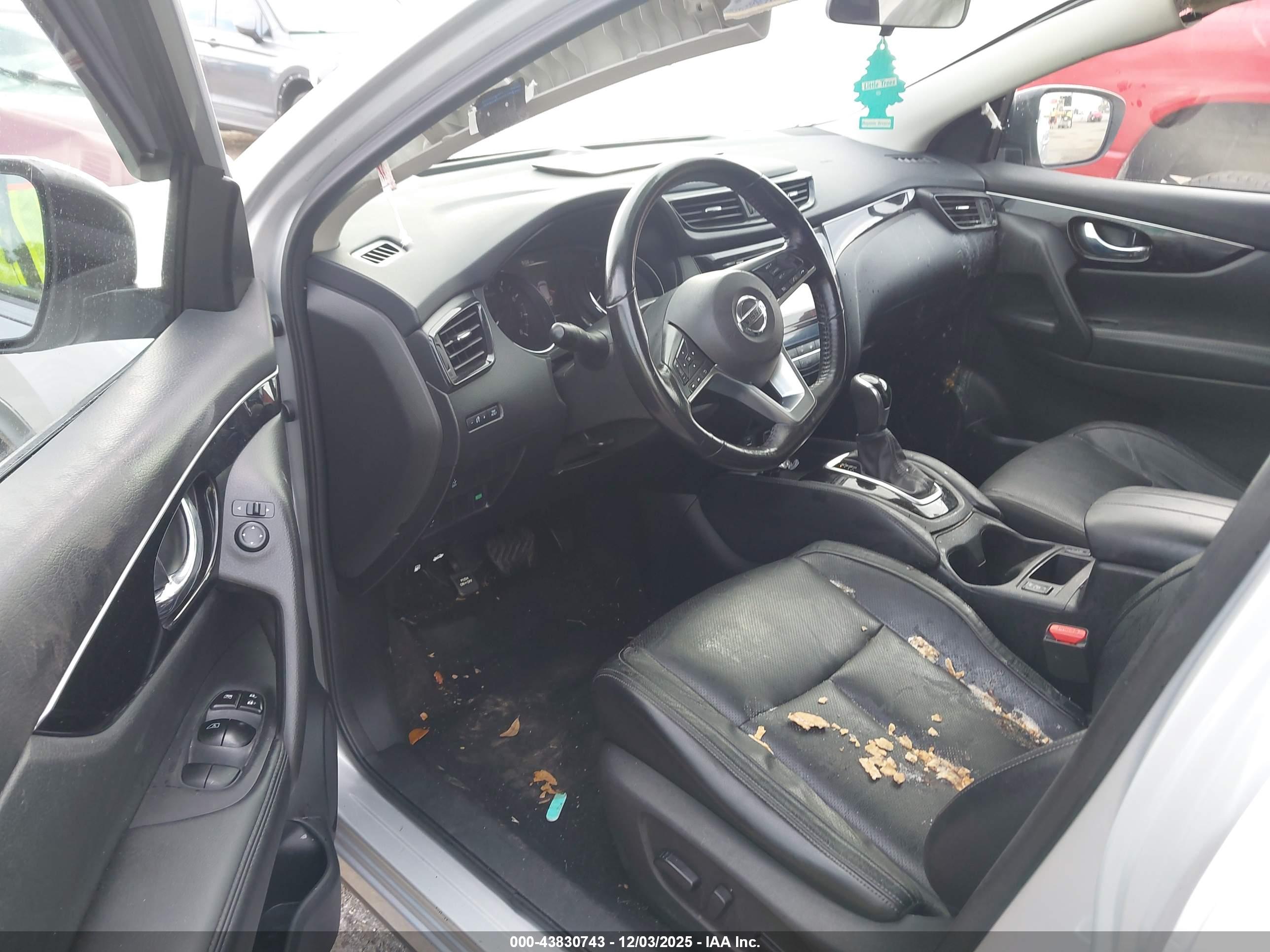 NISSAN ROGUE image 5
