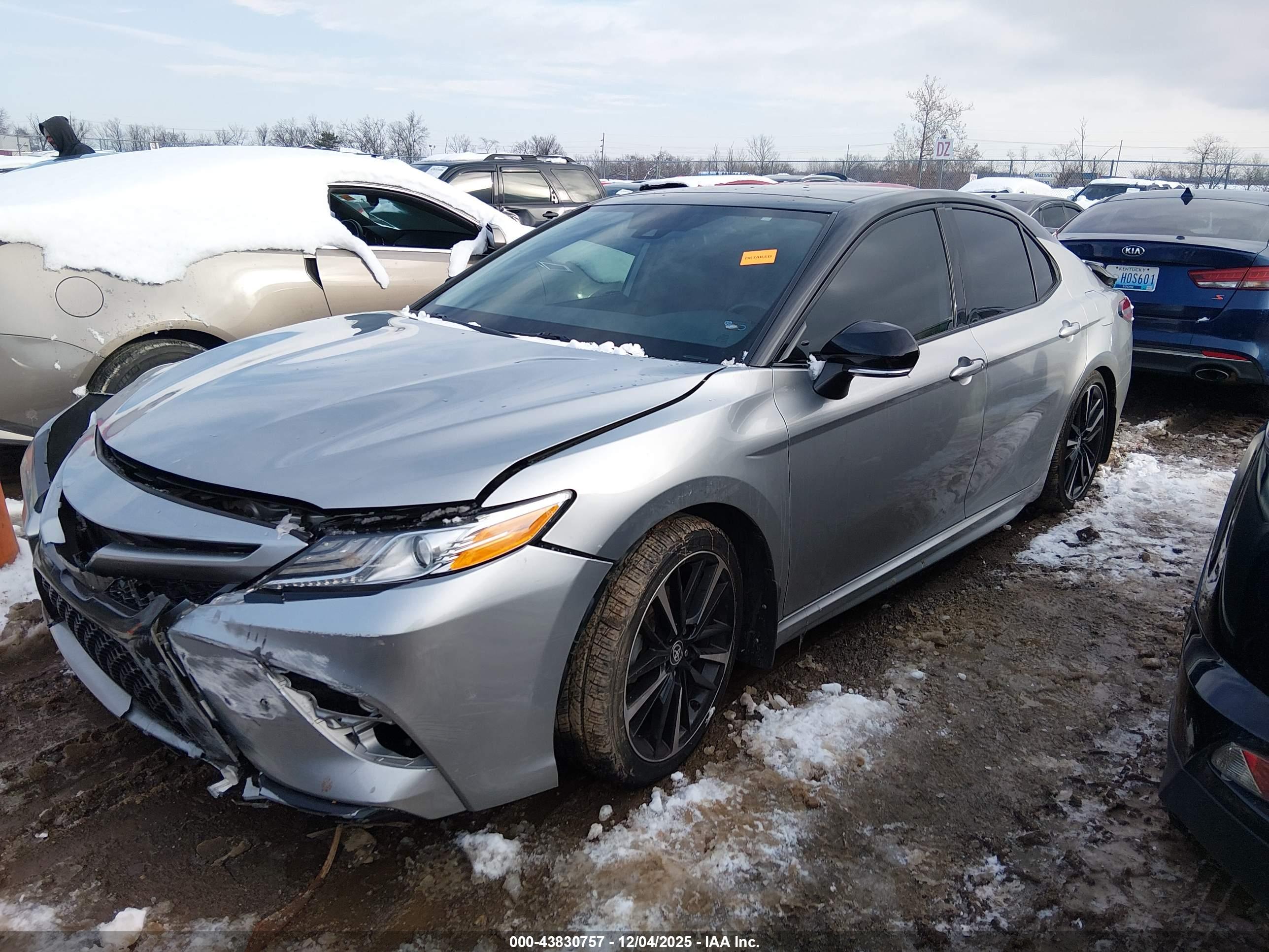 TOYOTA CAMRY image 2