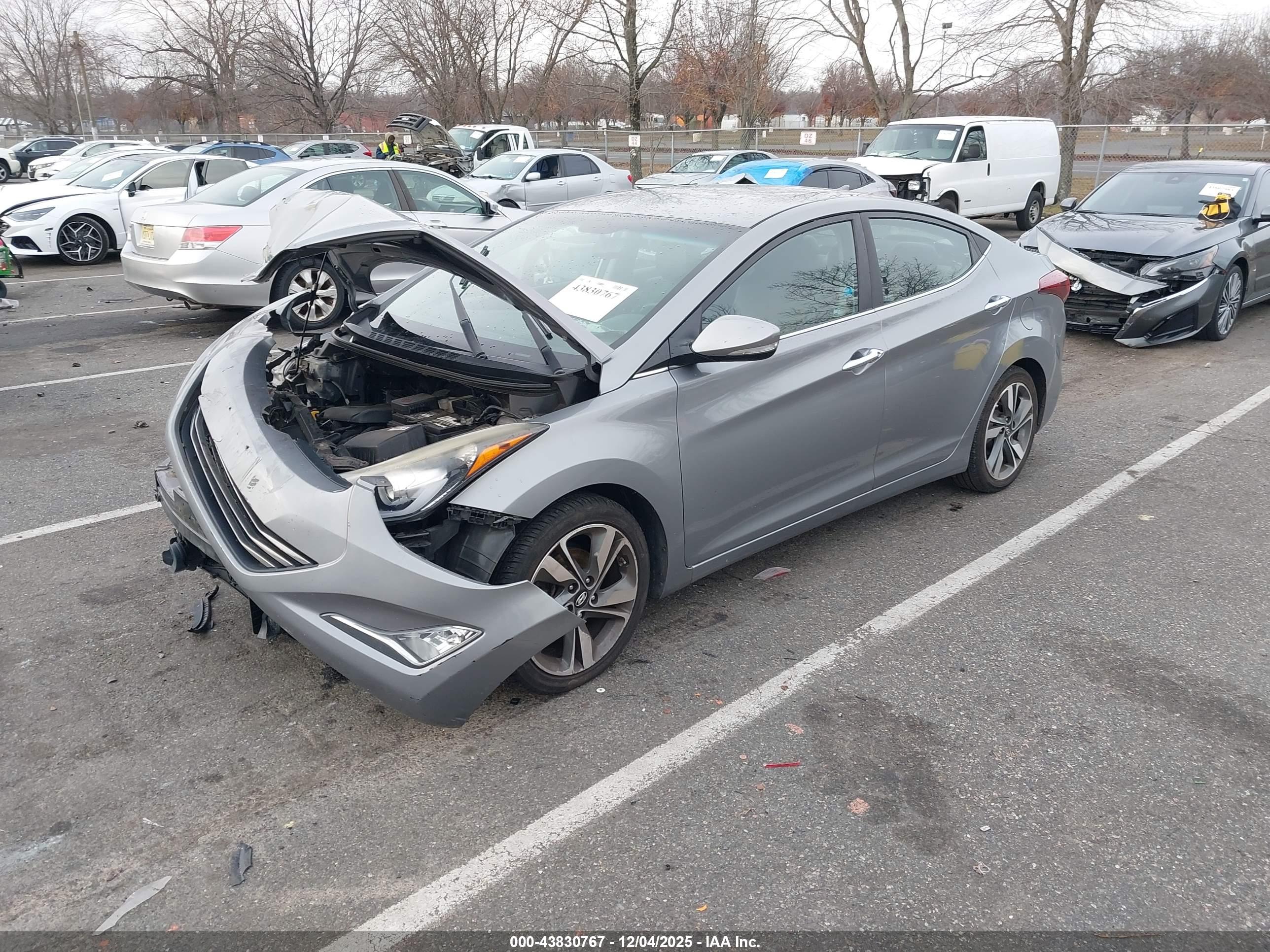 HYUNDAI ELANTRA image 2