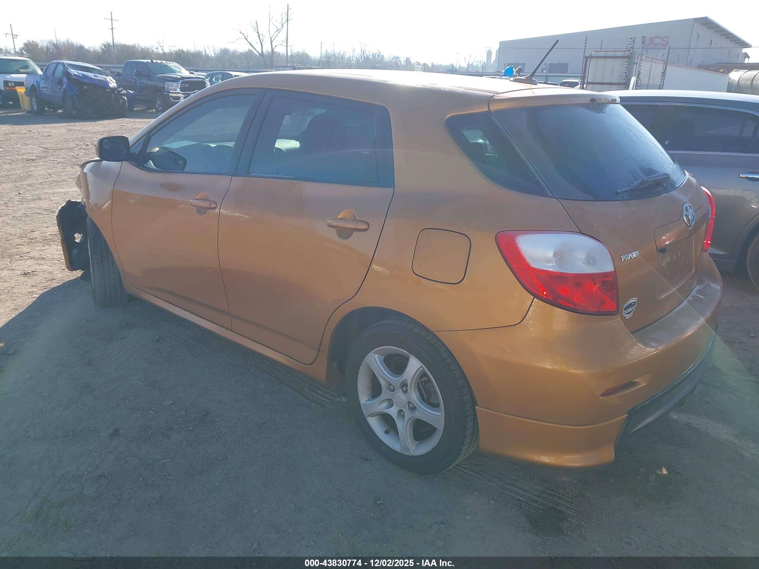TOYOTA MATRIX image 3