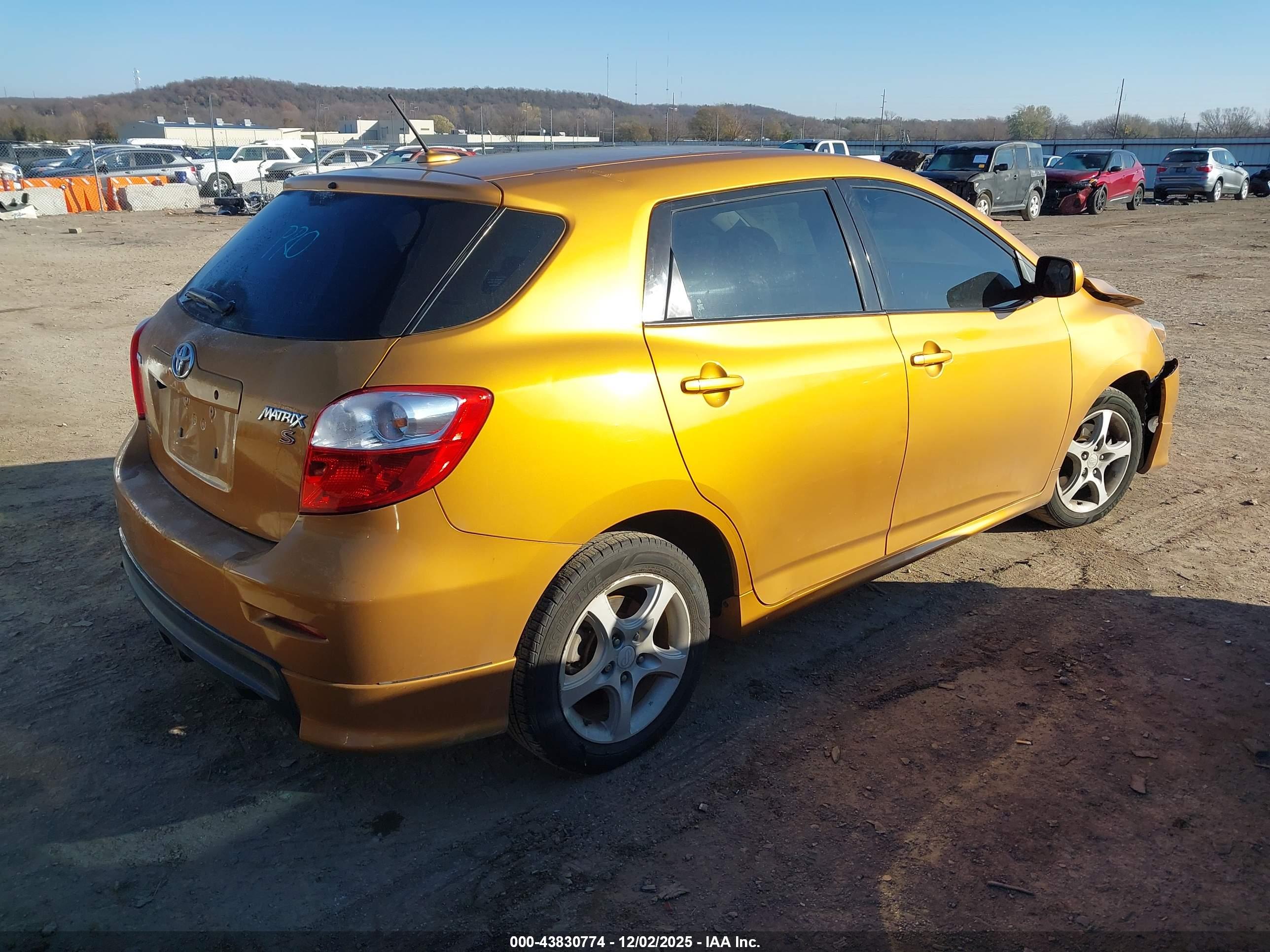 TOYOTA MATRIX image 4
