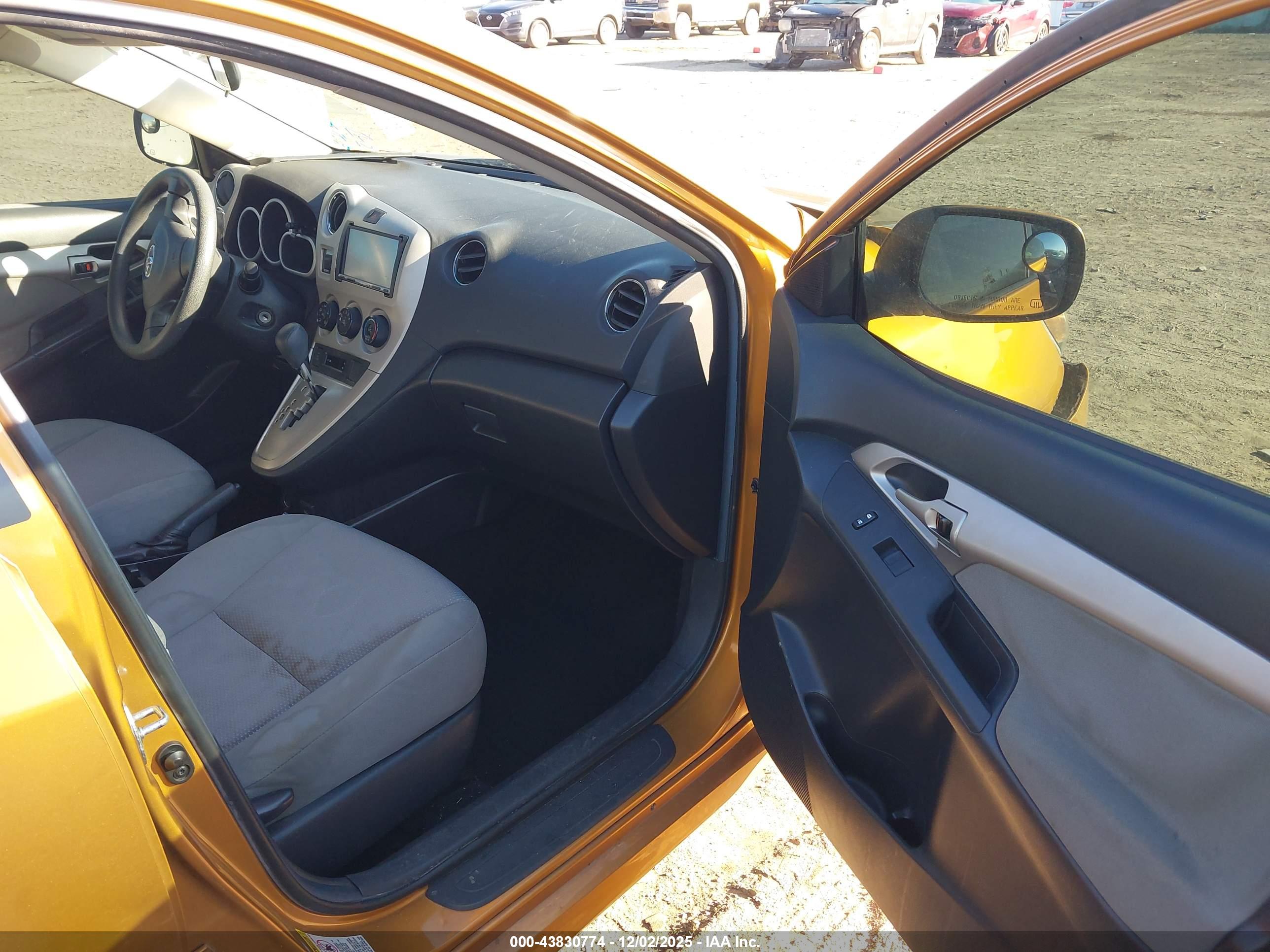TOYOTA MATRIX image 5