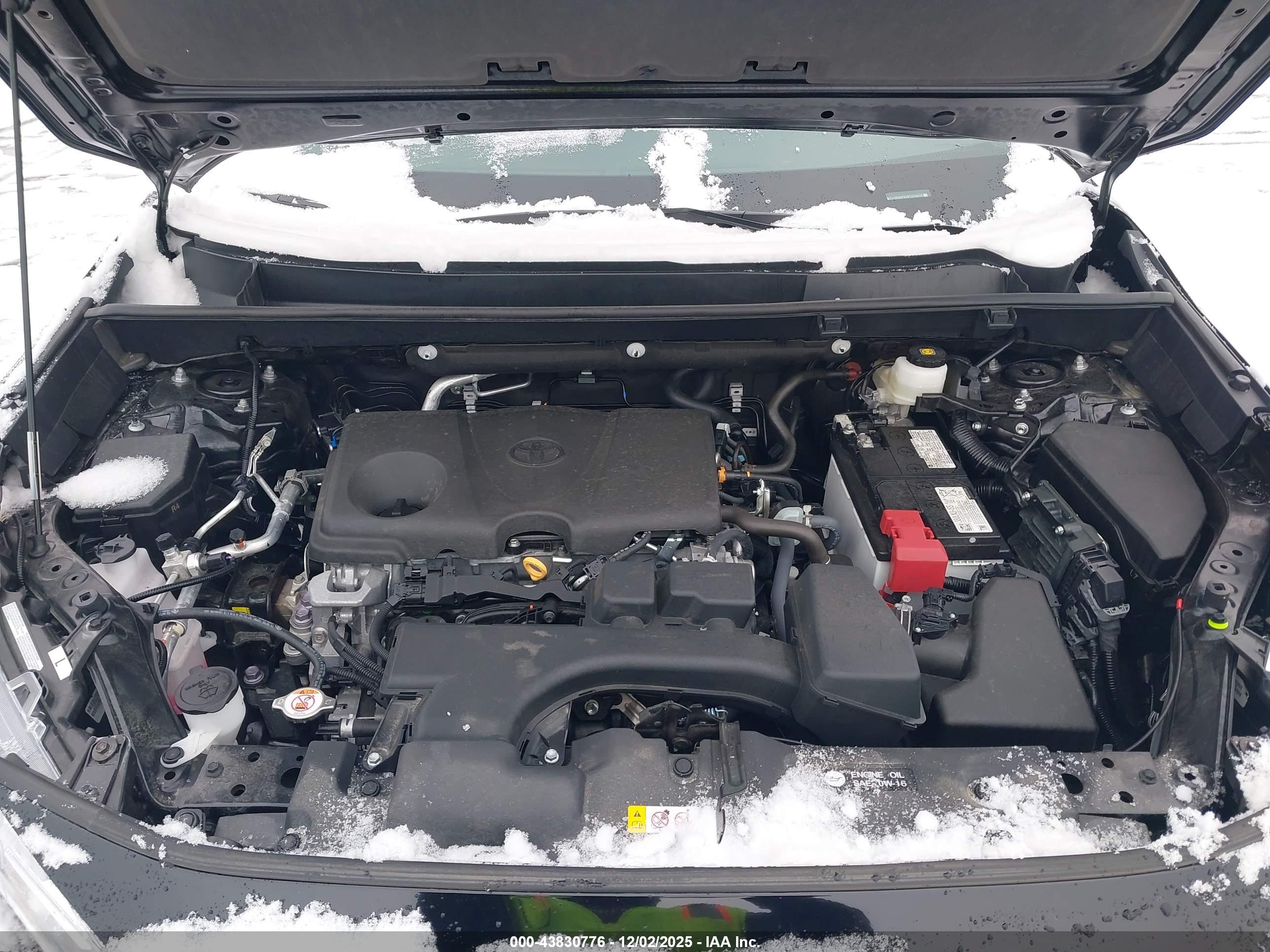 TOYOTA RAV4 image 10
