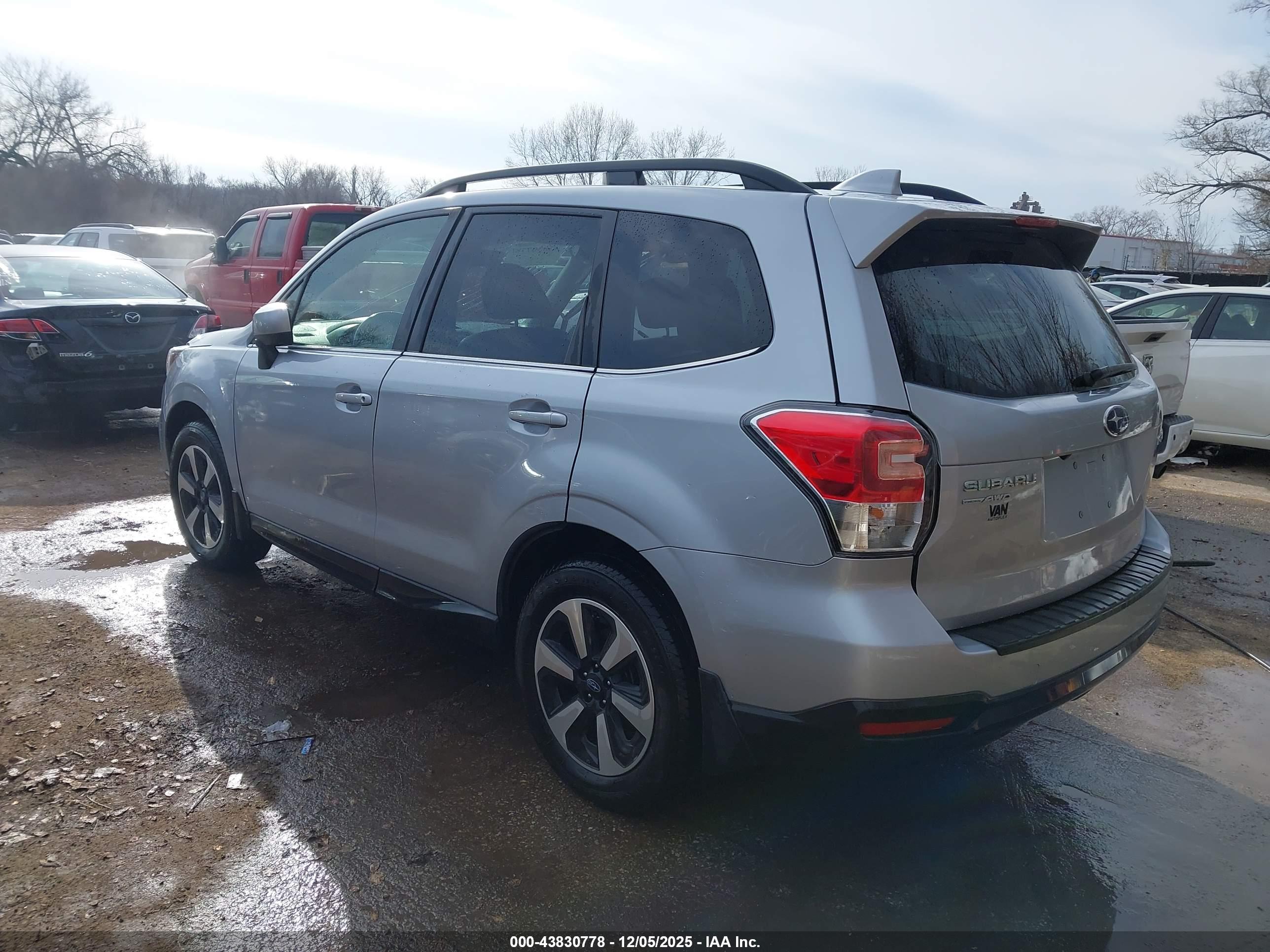 SUBARU FORESTER image 3