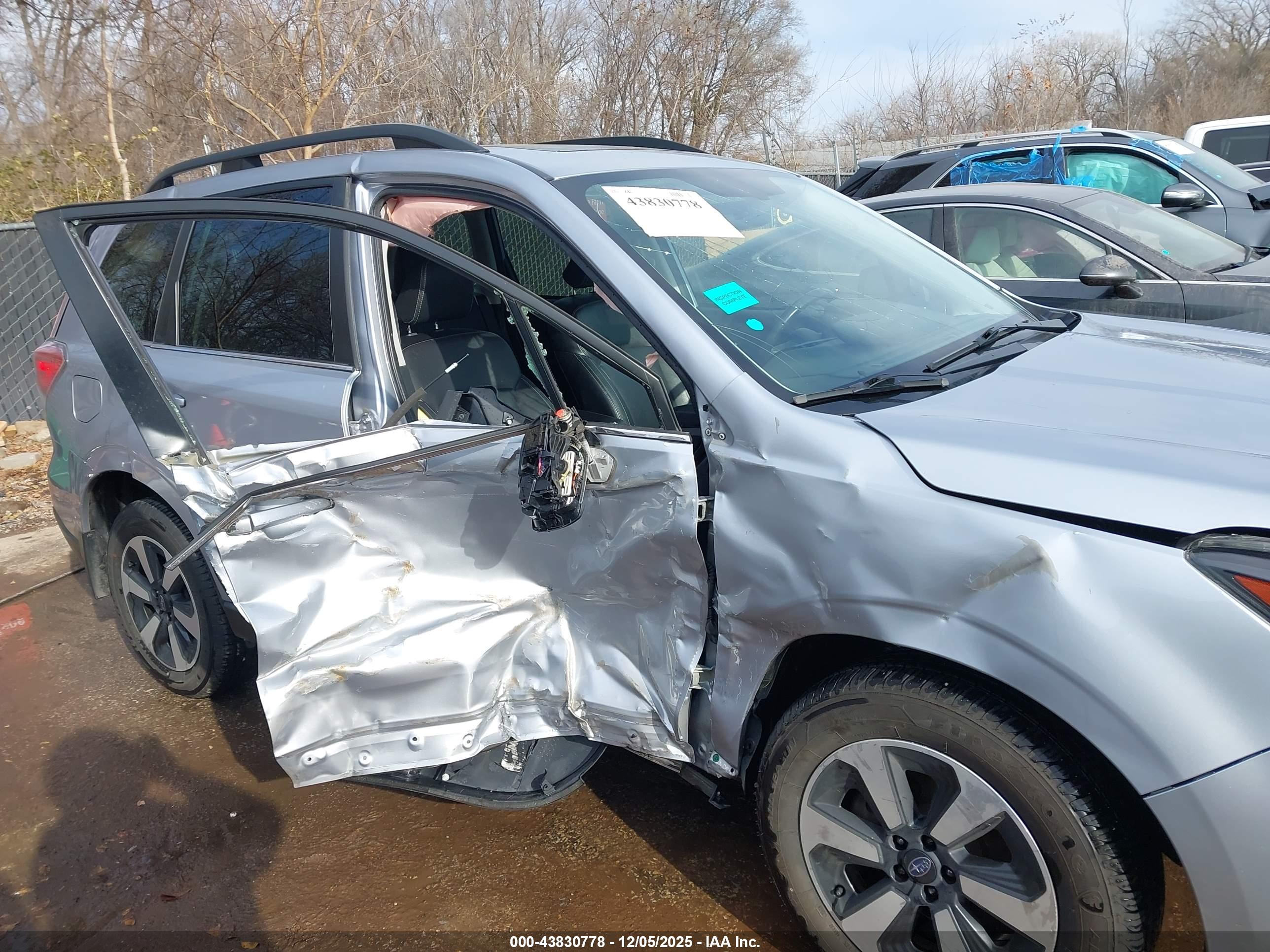 SUBARU FORESTER image 6