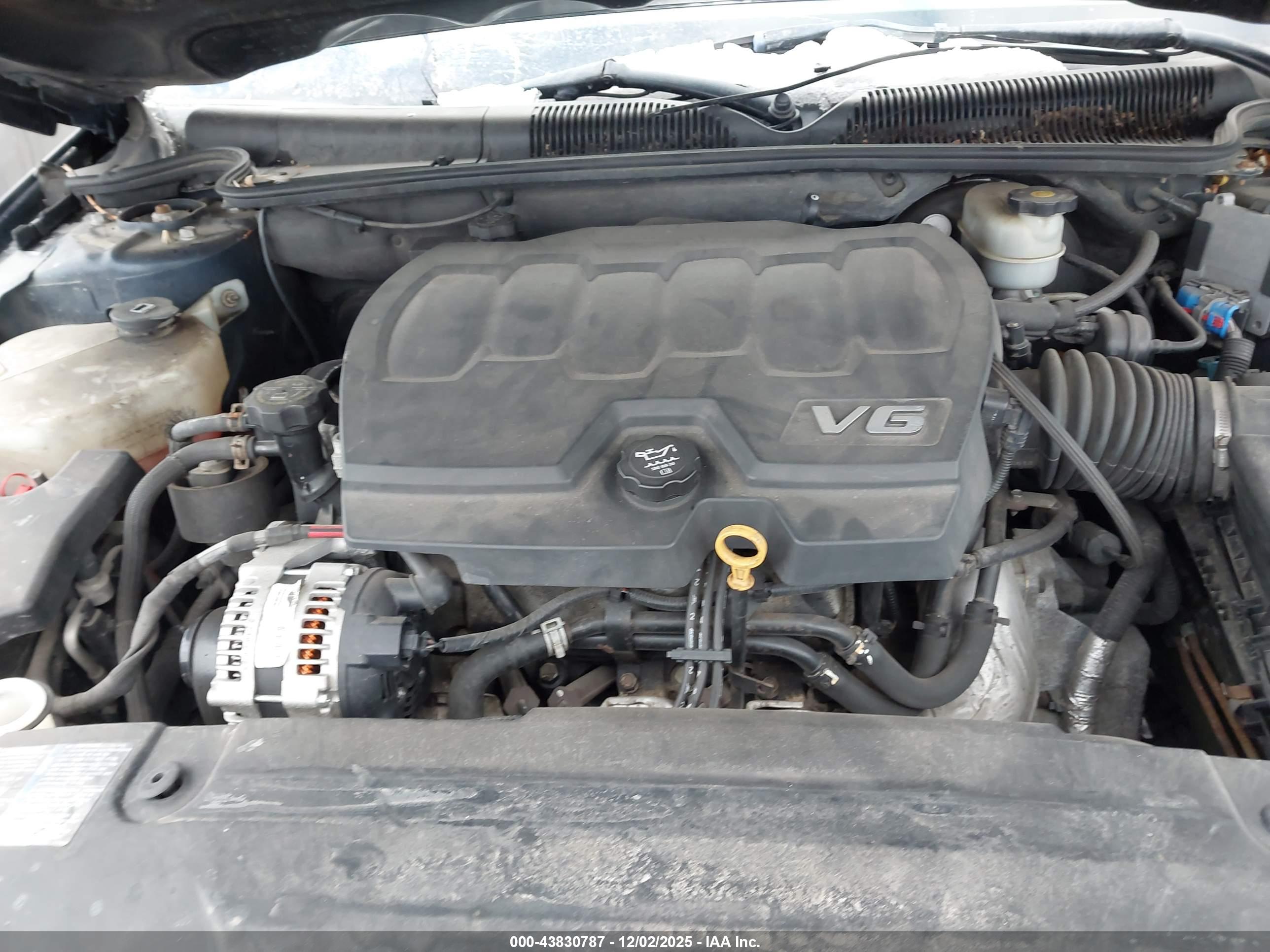 BUICK LUCERNE image 10