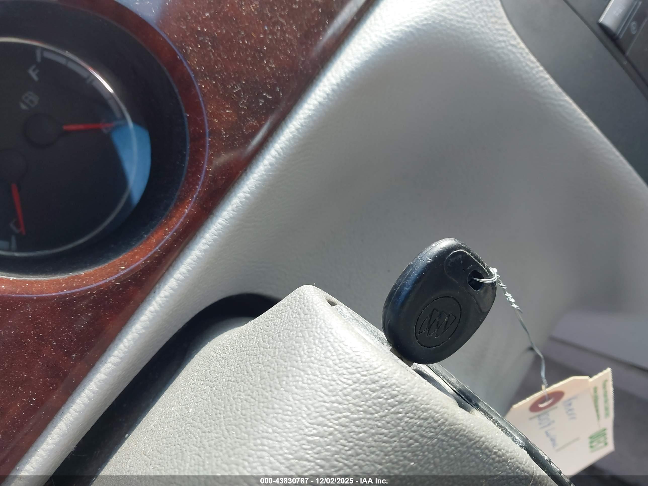 BUICK LUCERNE image 11