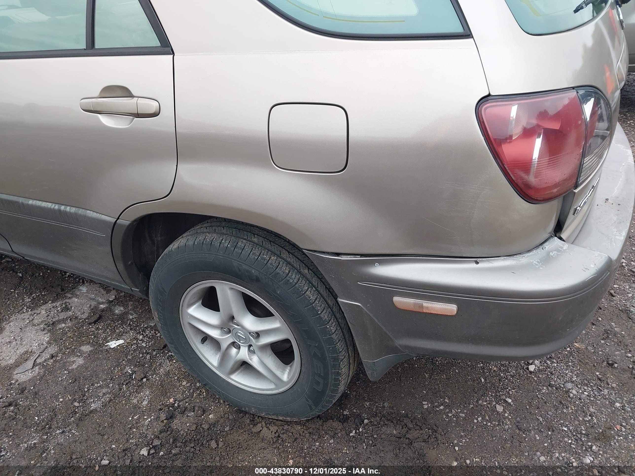 LEXUS RX image 6