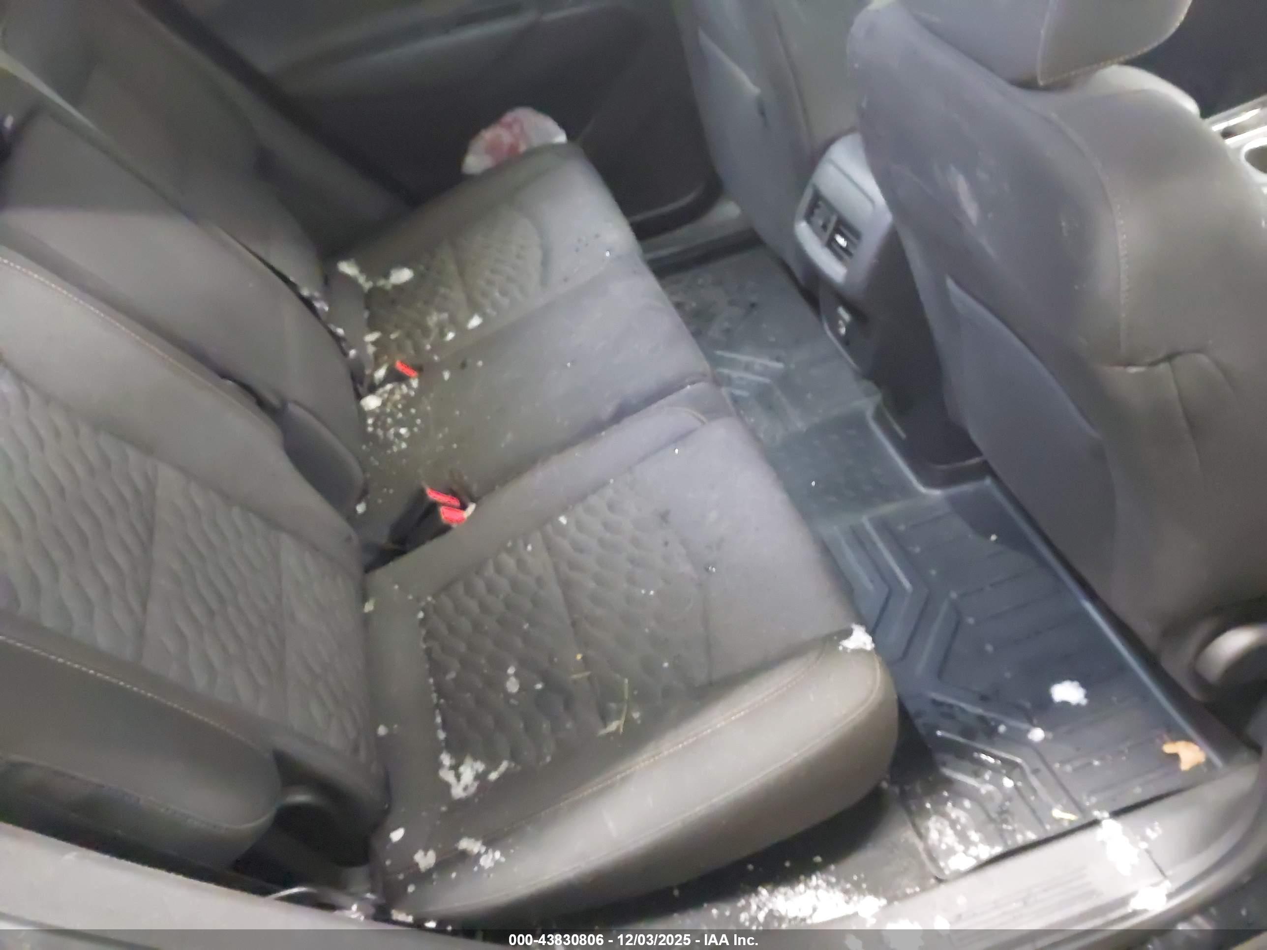 CHEVROLET EQUINOX image 8
