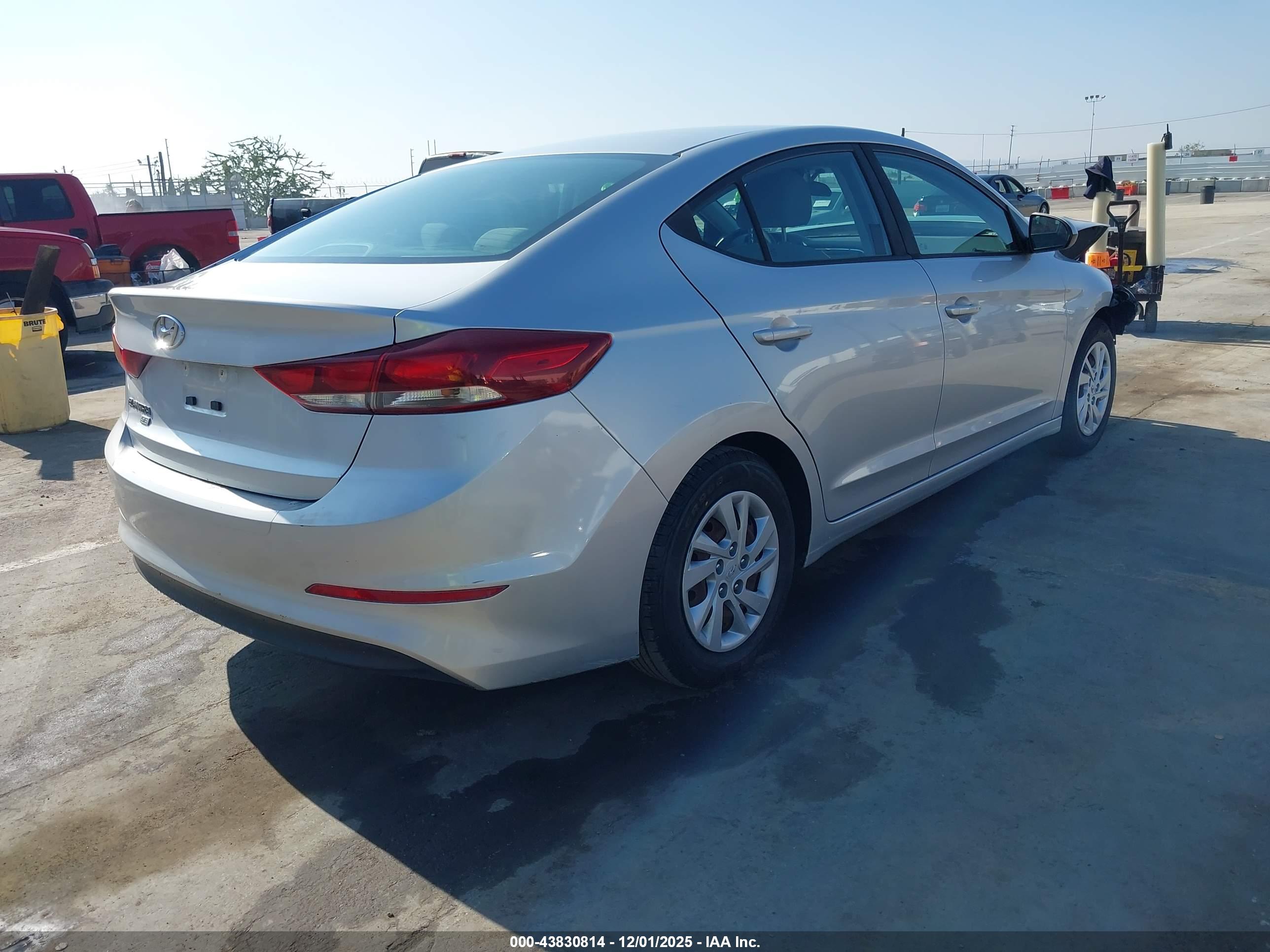 HYUNDAI ELANTRA image 4