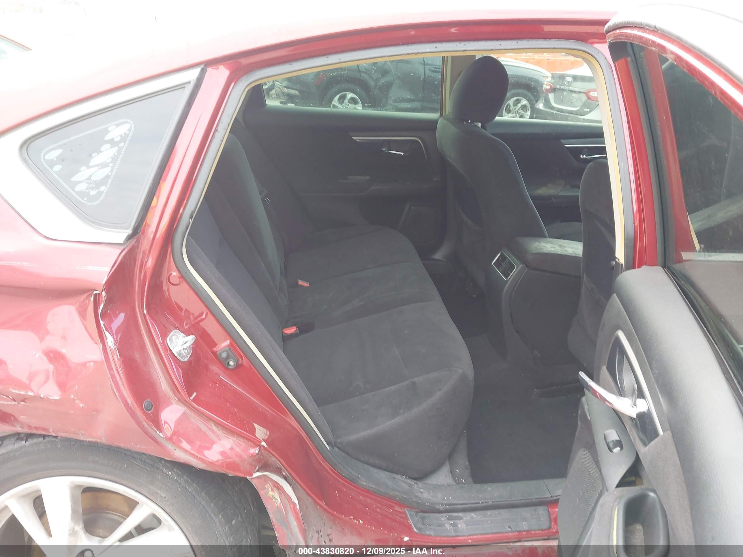 NISSAN ALTIMA image 8