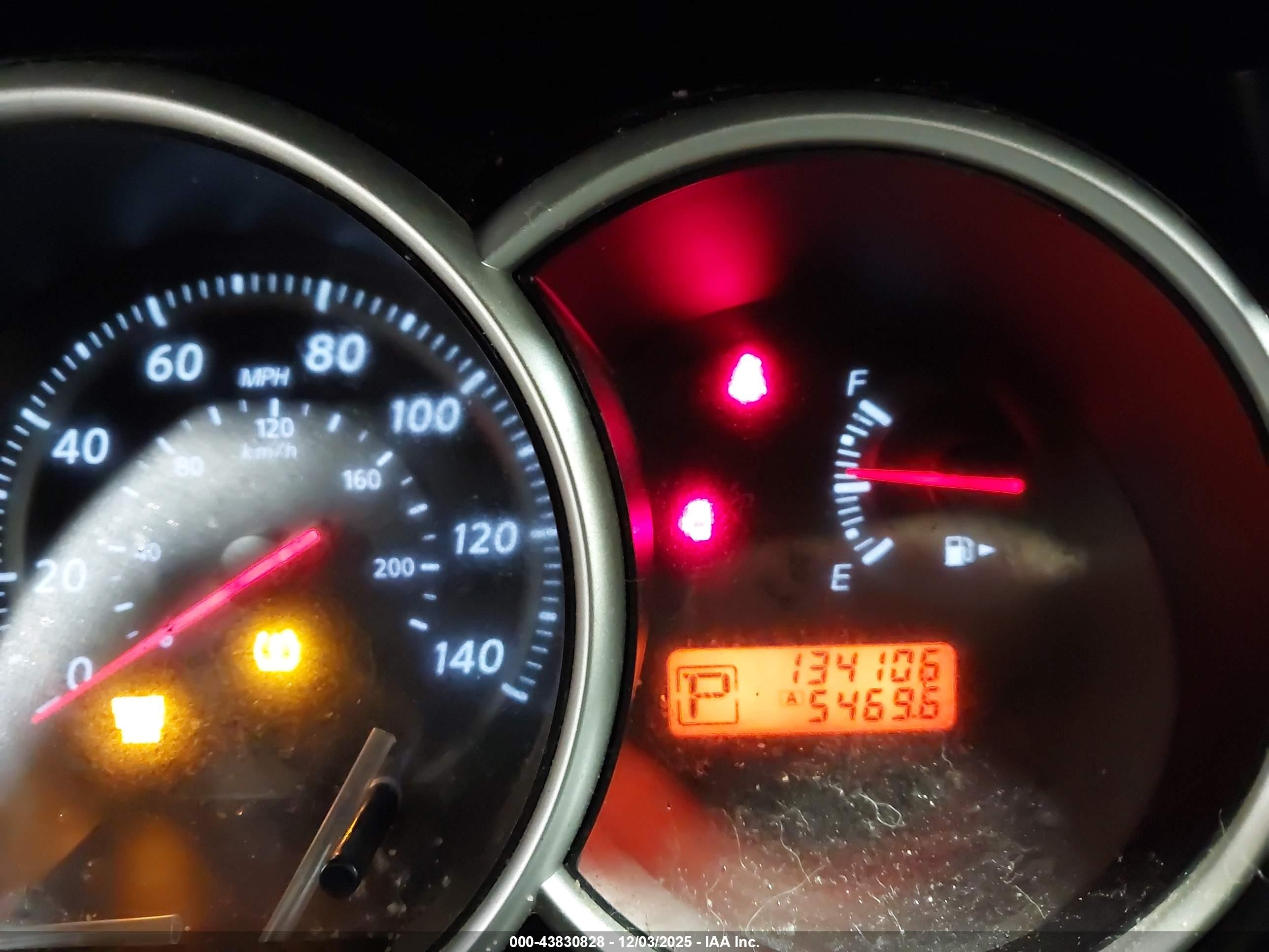 NISSAN VERSA image 7