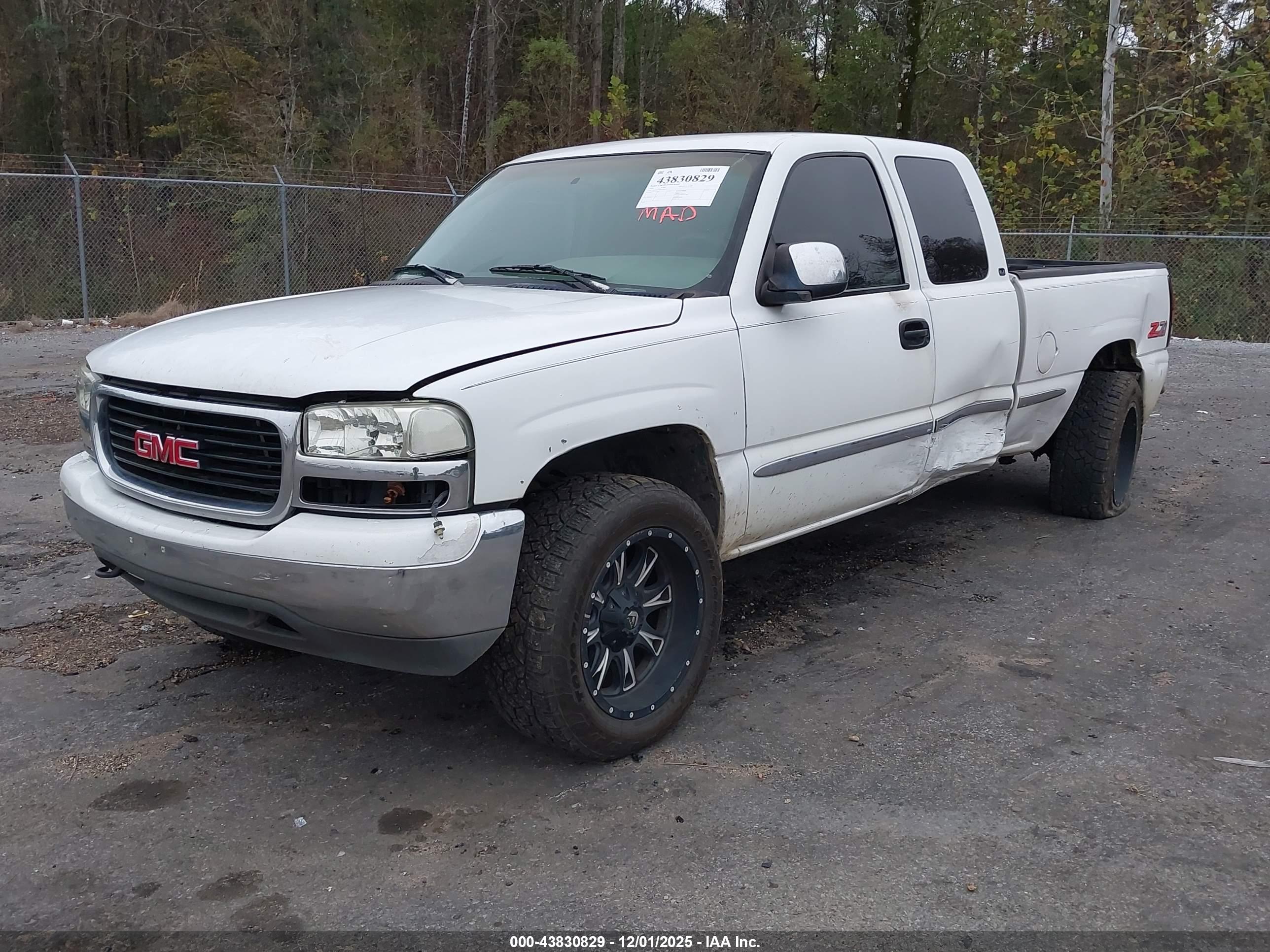 GMC SIERRA image 2