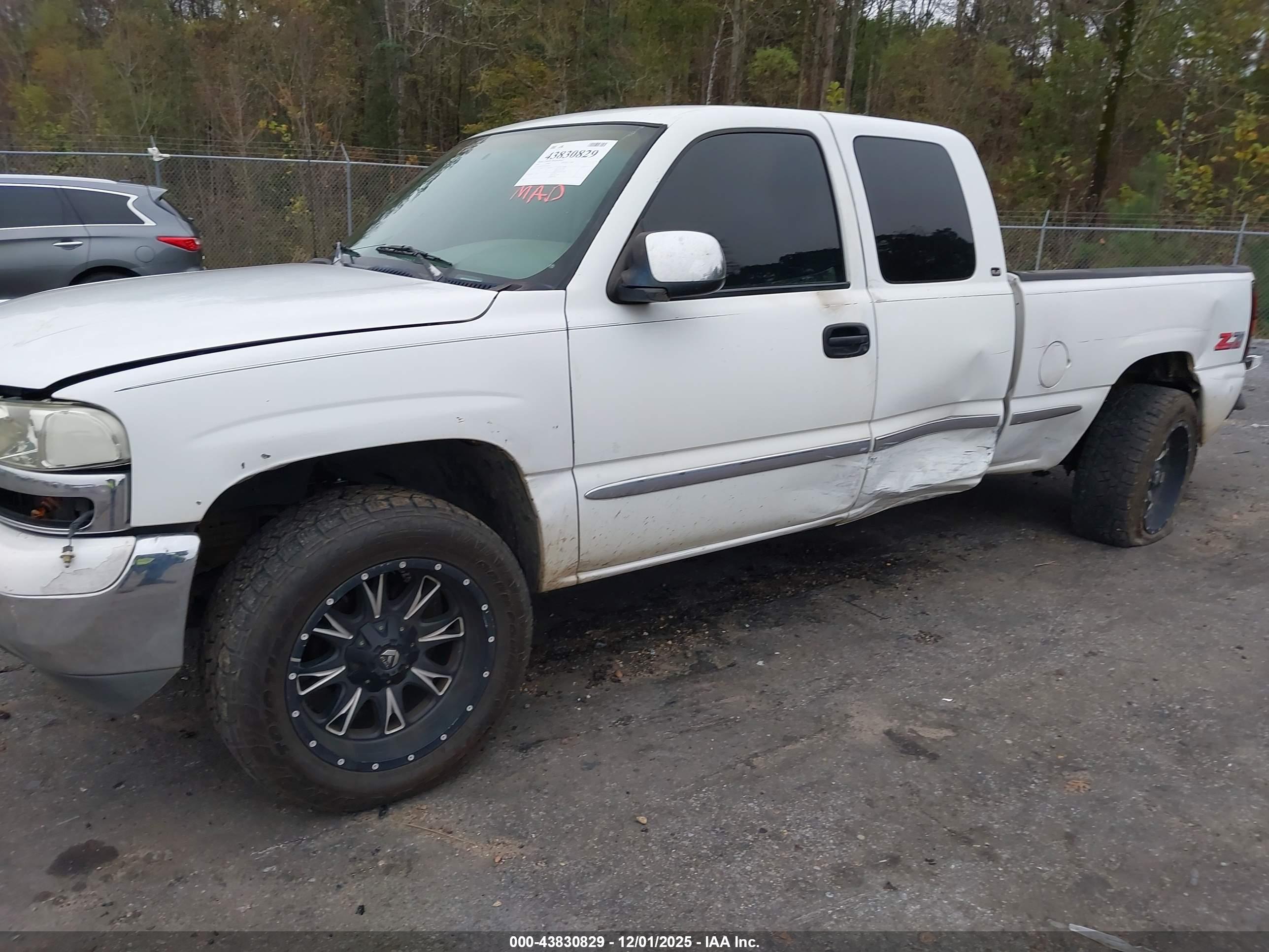 GMC SIERRA image 6