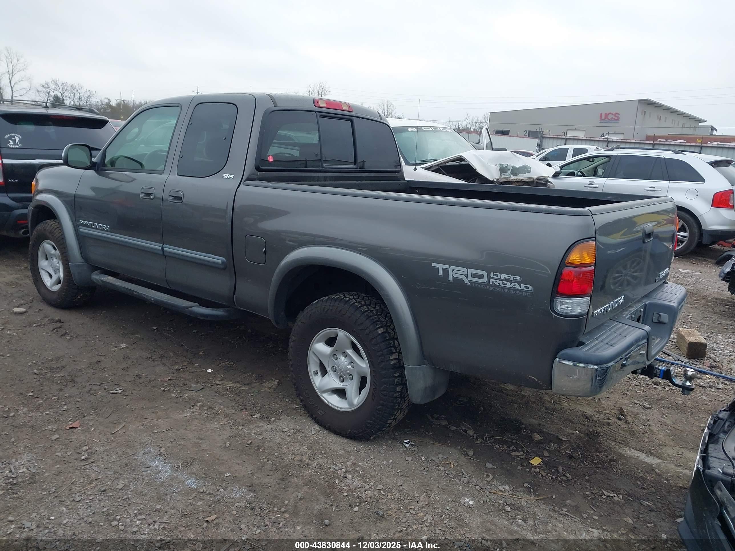 TOYOTA TUNDRA image 3