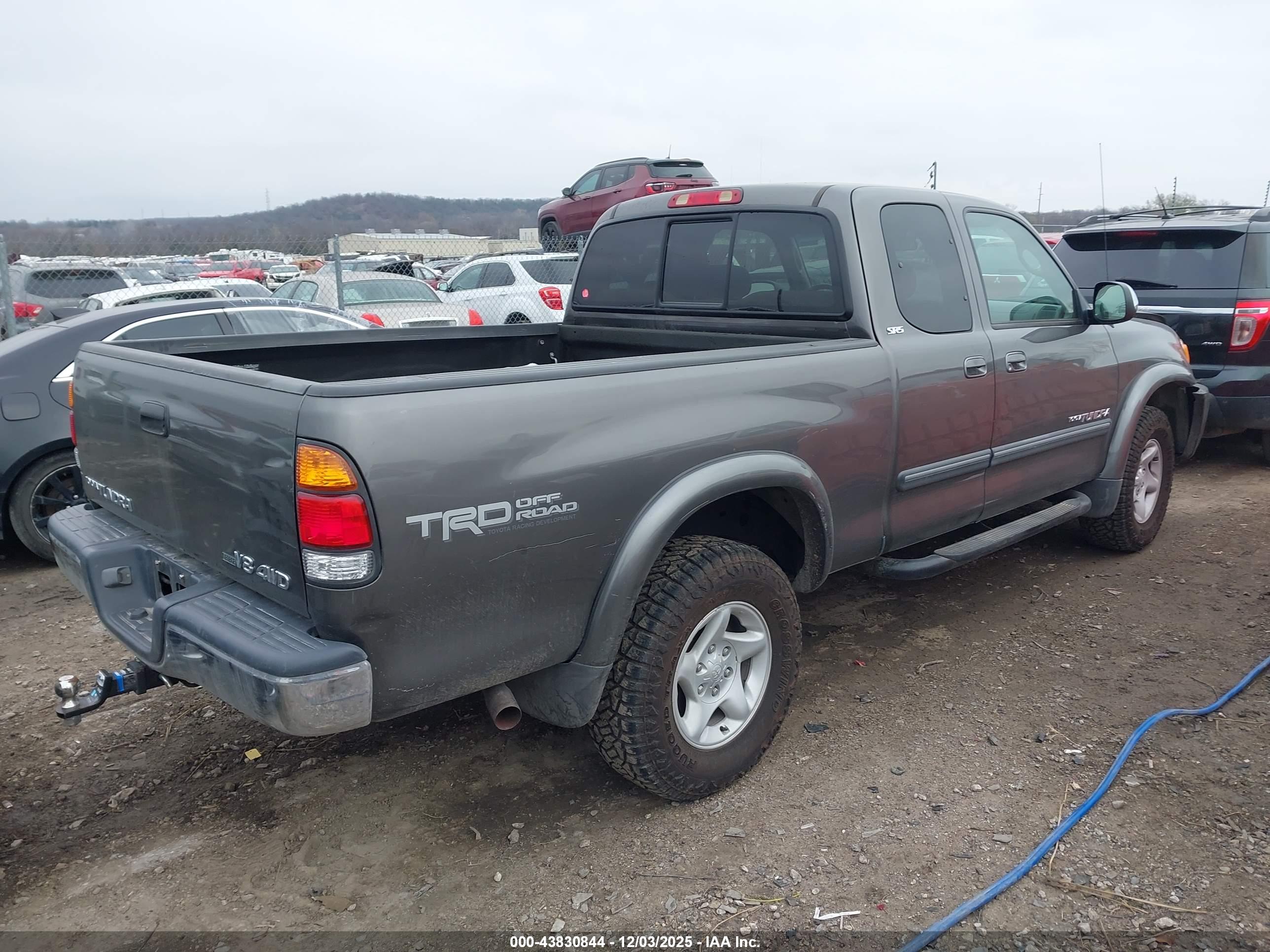 TOYOTA TUNDRA image 4