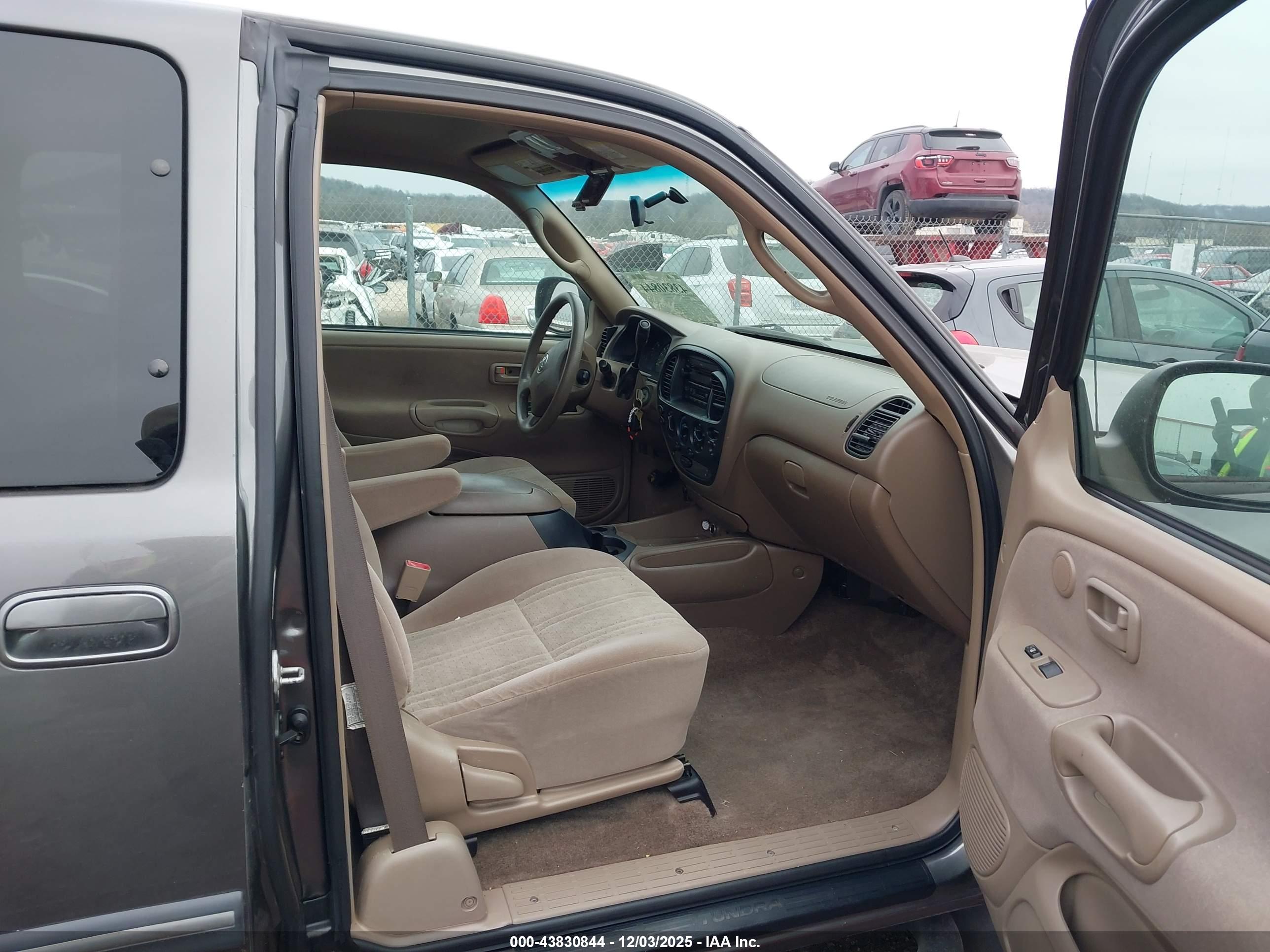 TOYOTA TUNDRA image 5